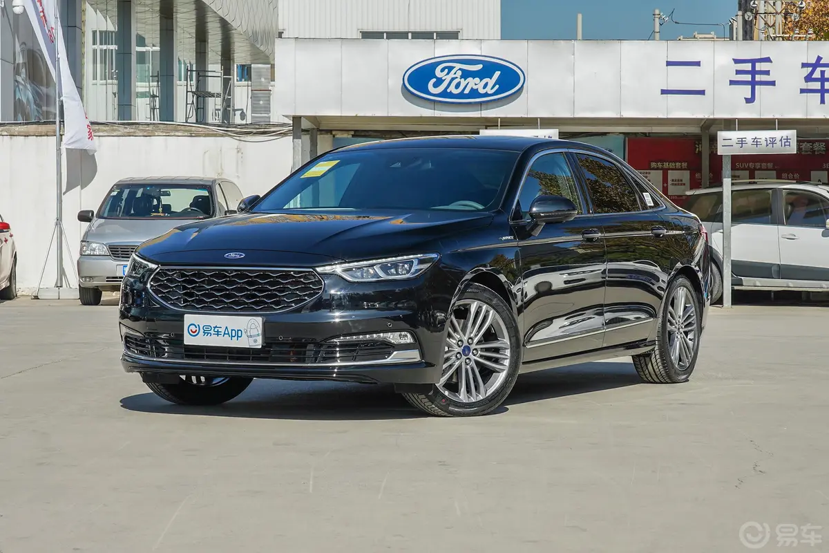 金牛座EcoBoost 245 Vignale 臻享版侧前45度车头向左水平