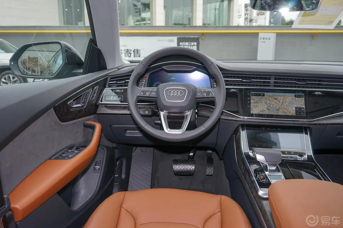 奥迪Q845 TFSI quattro 臻选动感型驾驶位区域