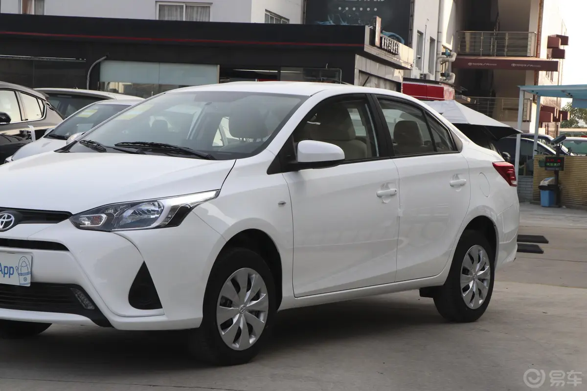 YARiS L 致享1.5L CVT 领先版外观