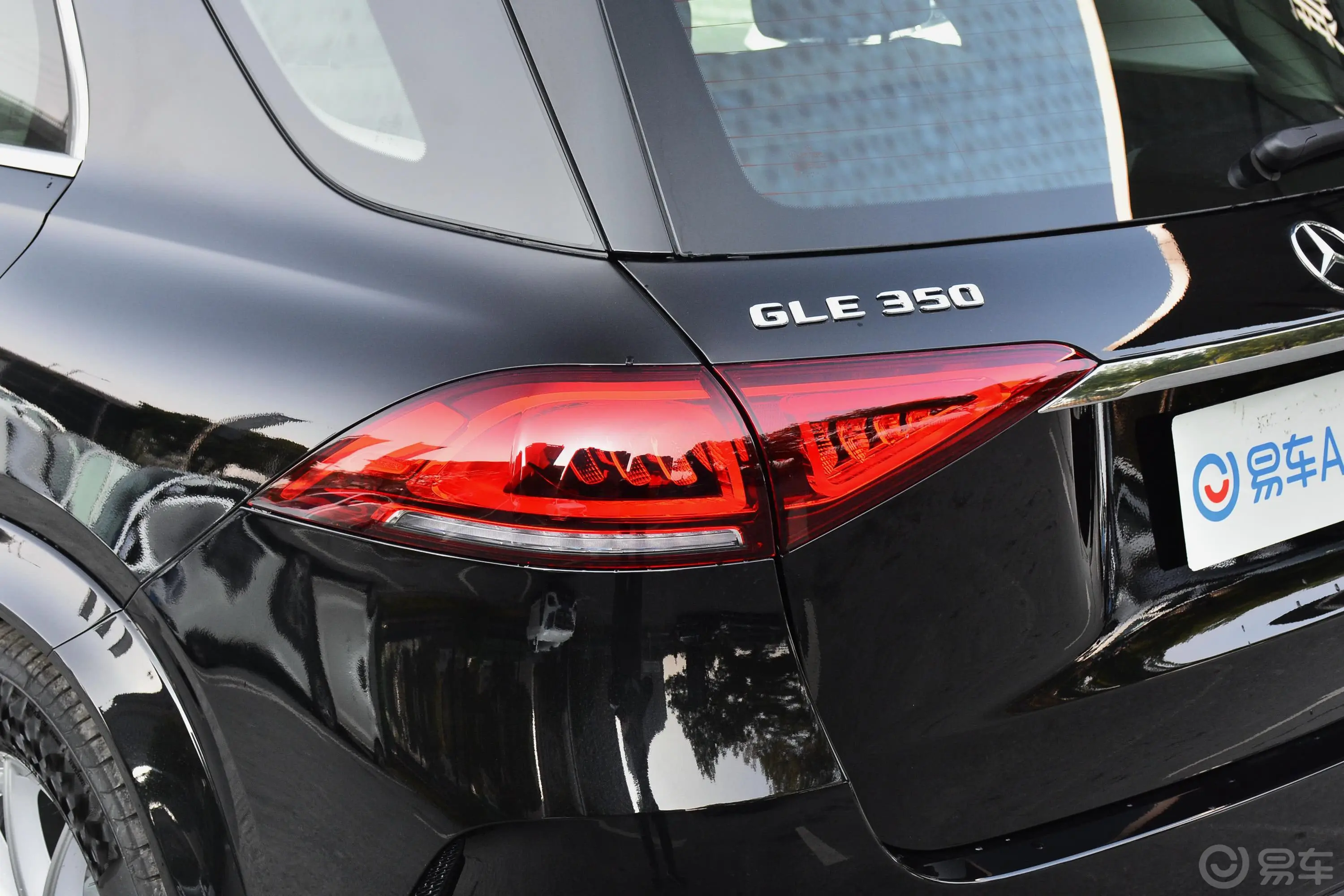 奔驰GLE改款 GLE 350 4MATIC 时尚型特别版尾灯侧45度俯拍