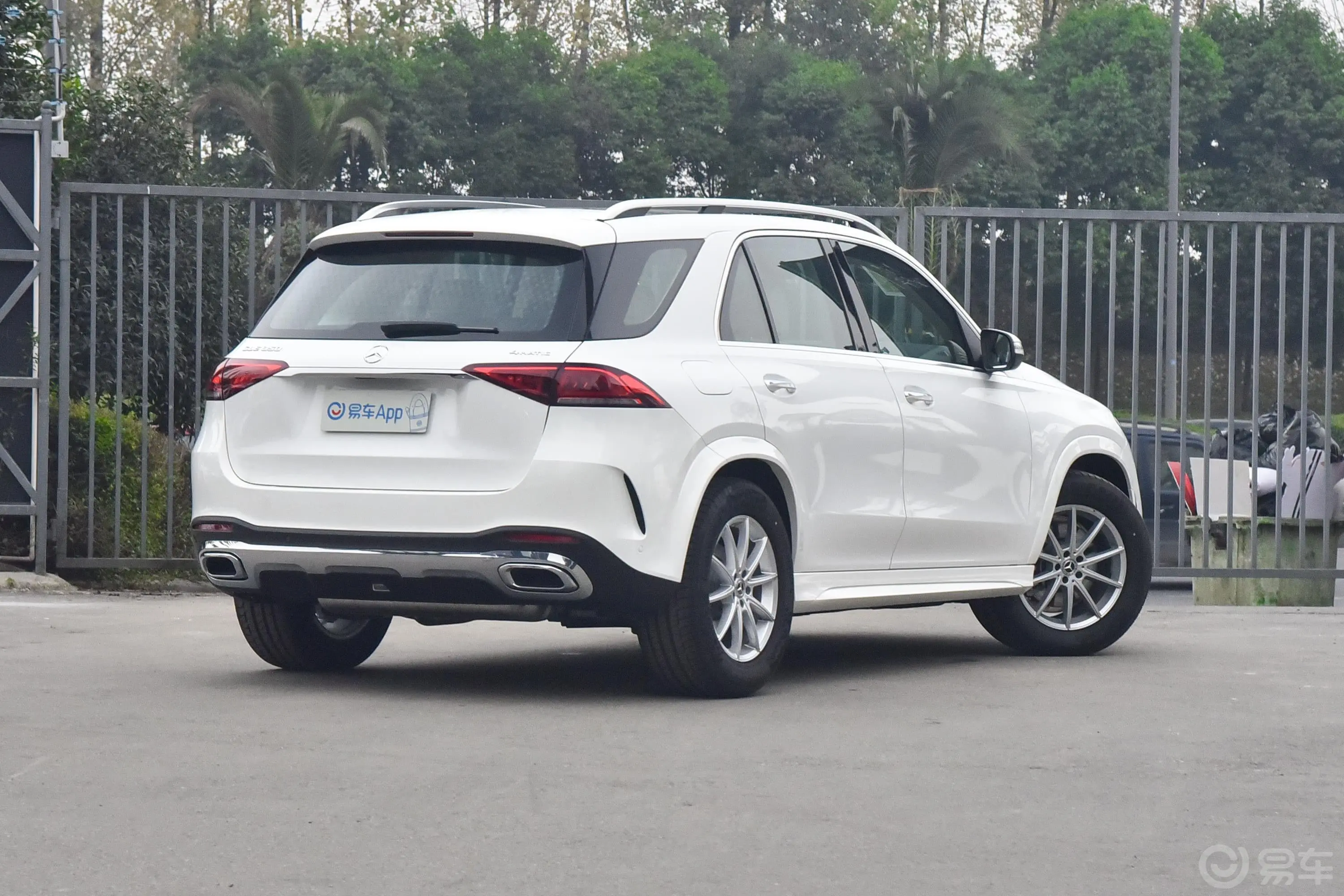 奔驰GLE改款 GLE 350 4MATIC 时尚型外观