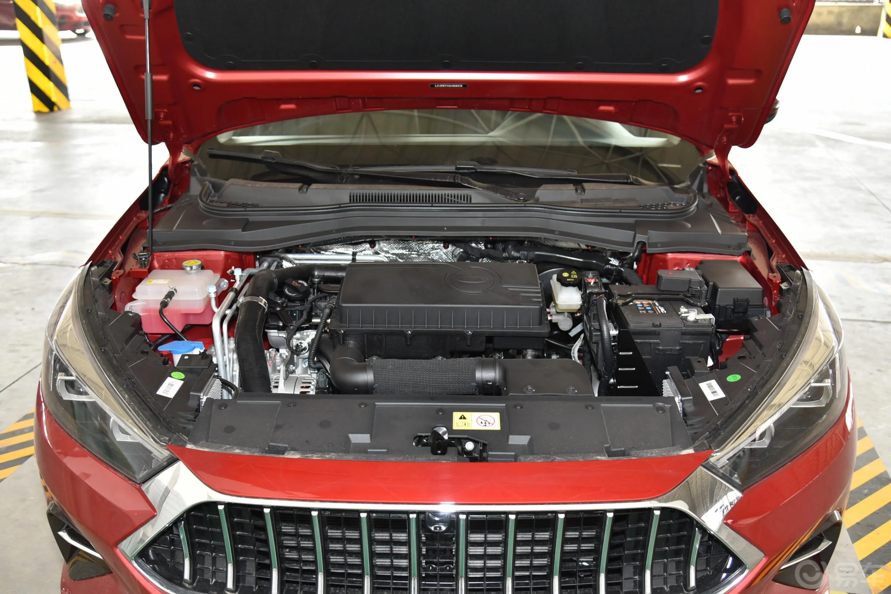 嘉悦A51.5T CVT 精英+型发动机舱整体