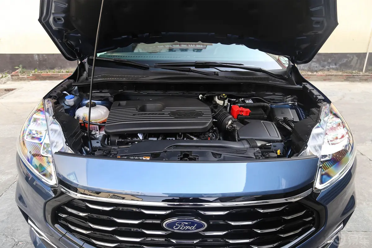 锐际EcoBoost 245 四驱嘉享款发动机舱整体