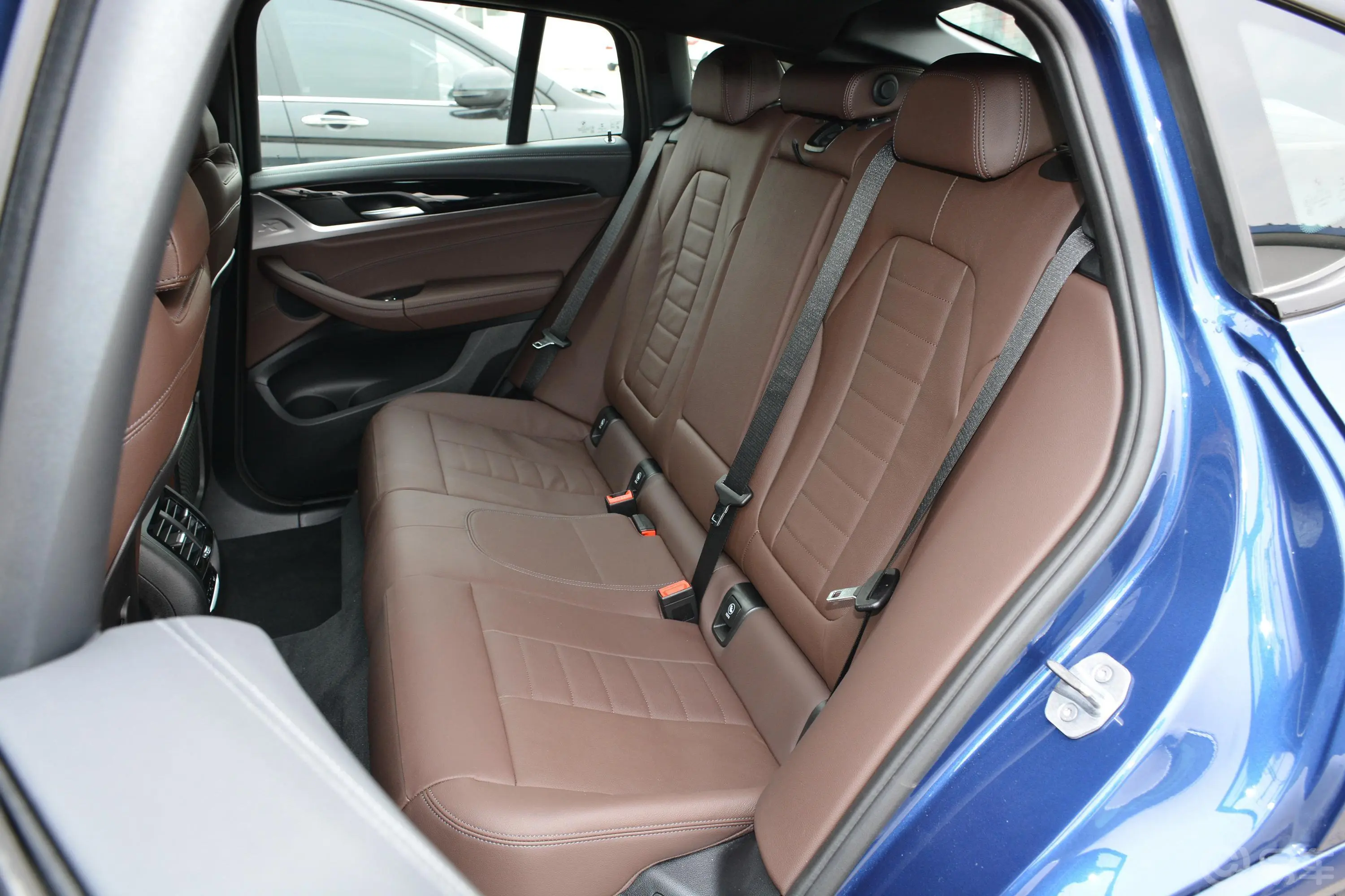 宝马X4xDrive25i M运动套装后排座椅