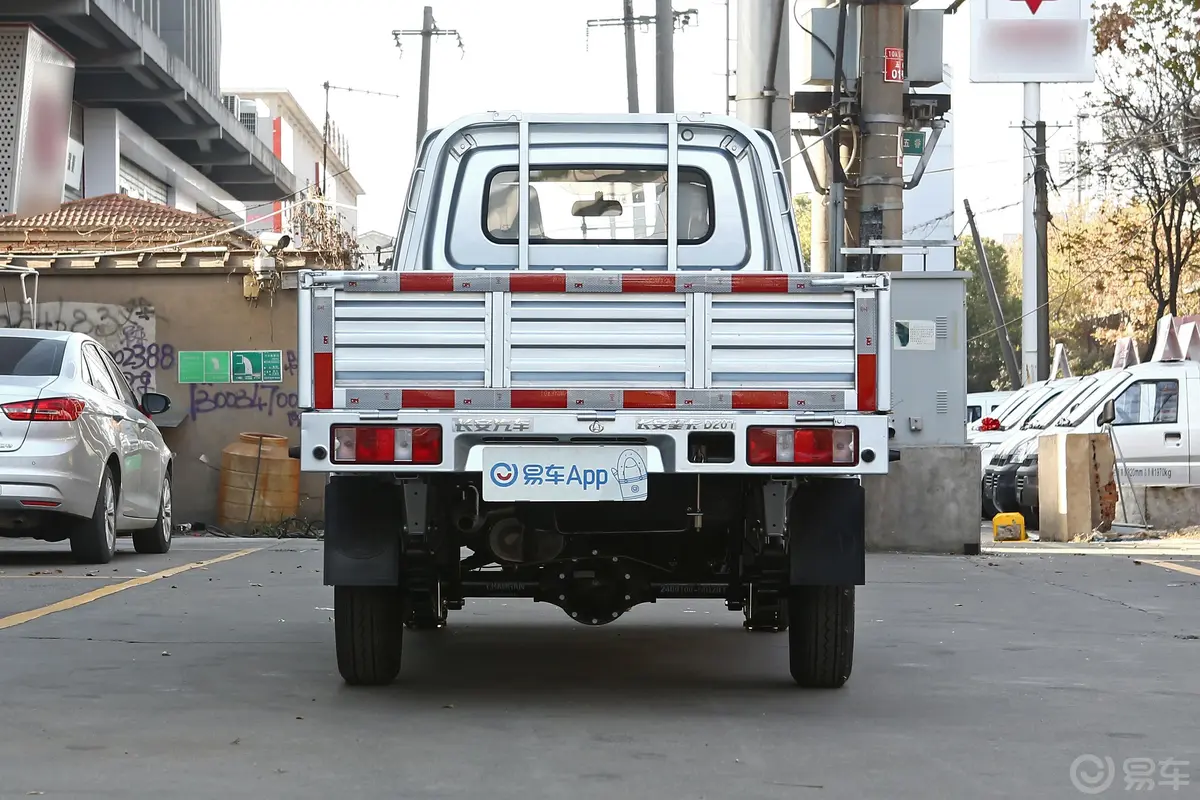 长安星卡1.5L 单排 货车基本型 国VI正后水平