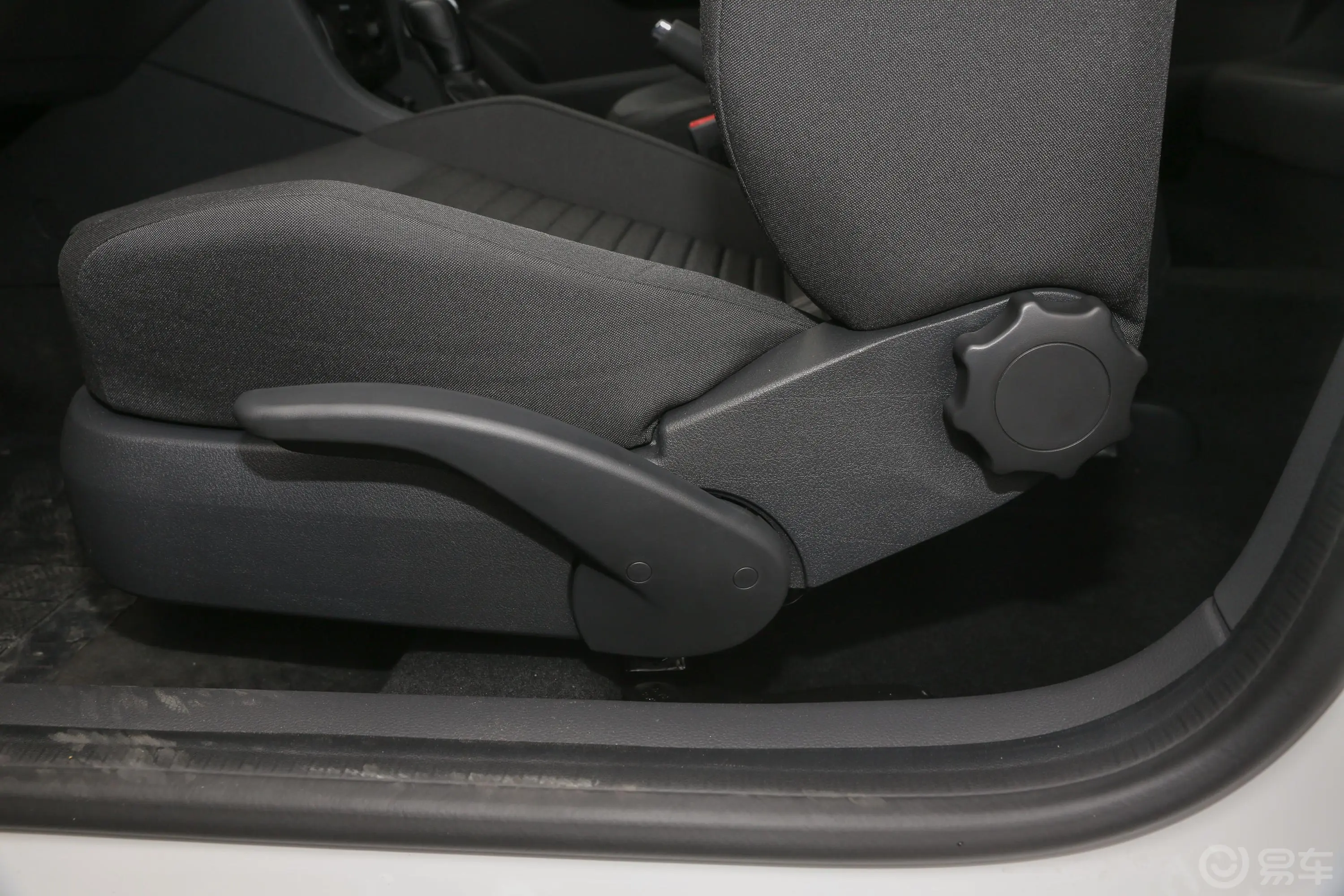 朗逸启航 1.5L 自动风尚版 国VI主驾座椅调节