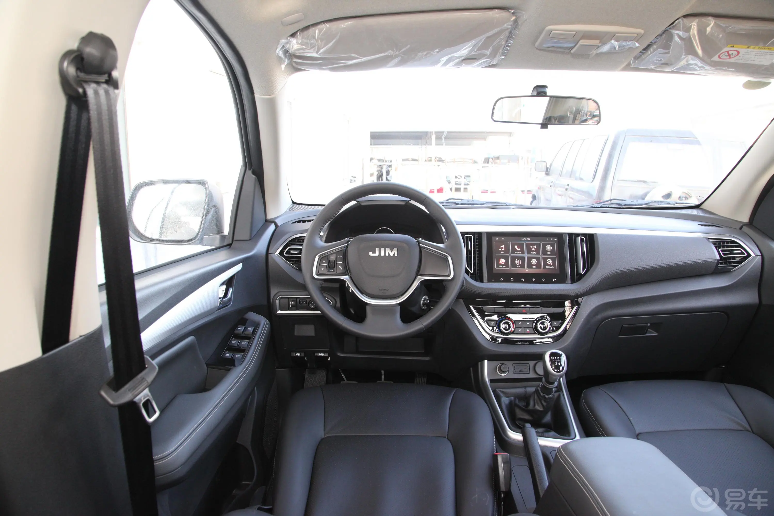 瑞迈S标轴版 2.5T 手动 四驱 领航版 柴油 国VI驾驶位区域