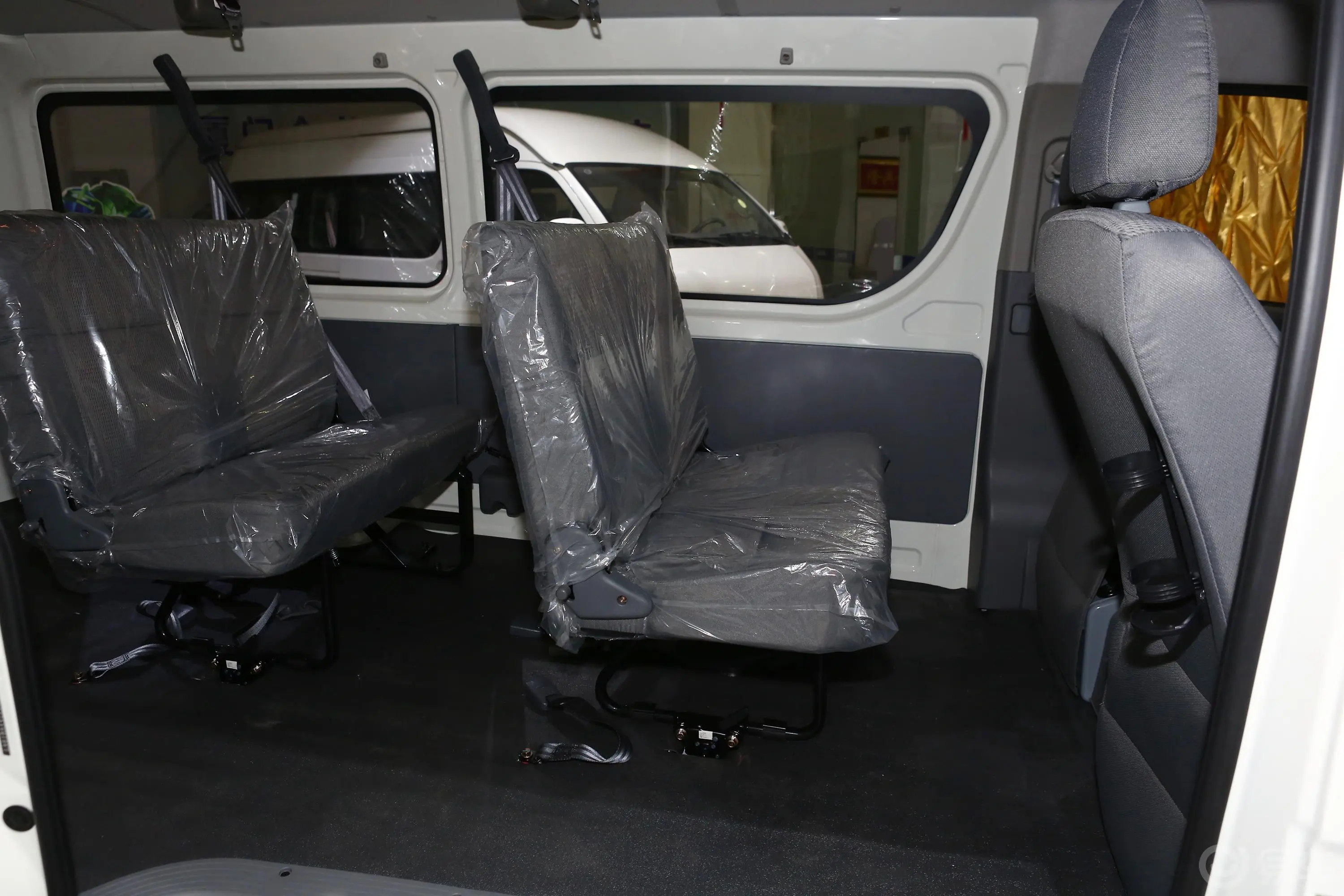 凯锐浩克V22 2.2L 手动 M1平顶标准型 6座 国V后排座椅