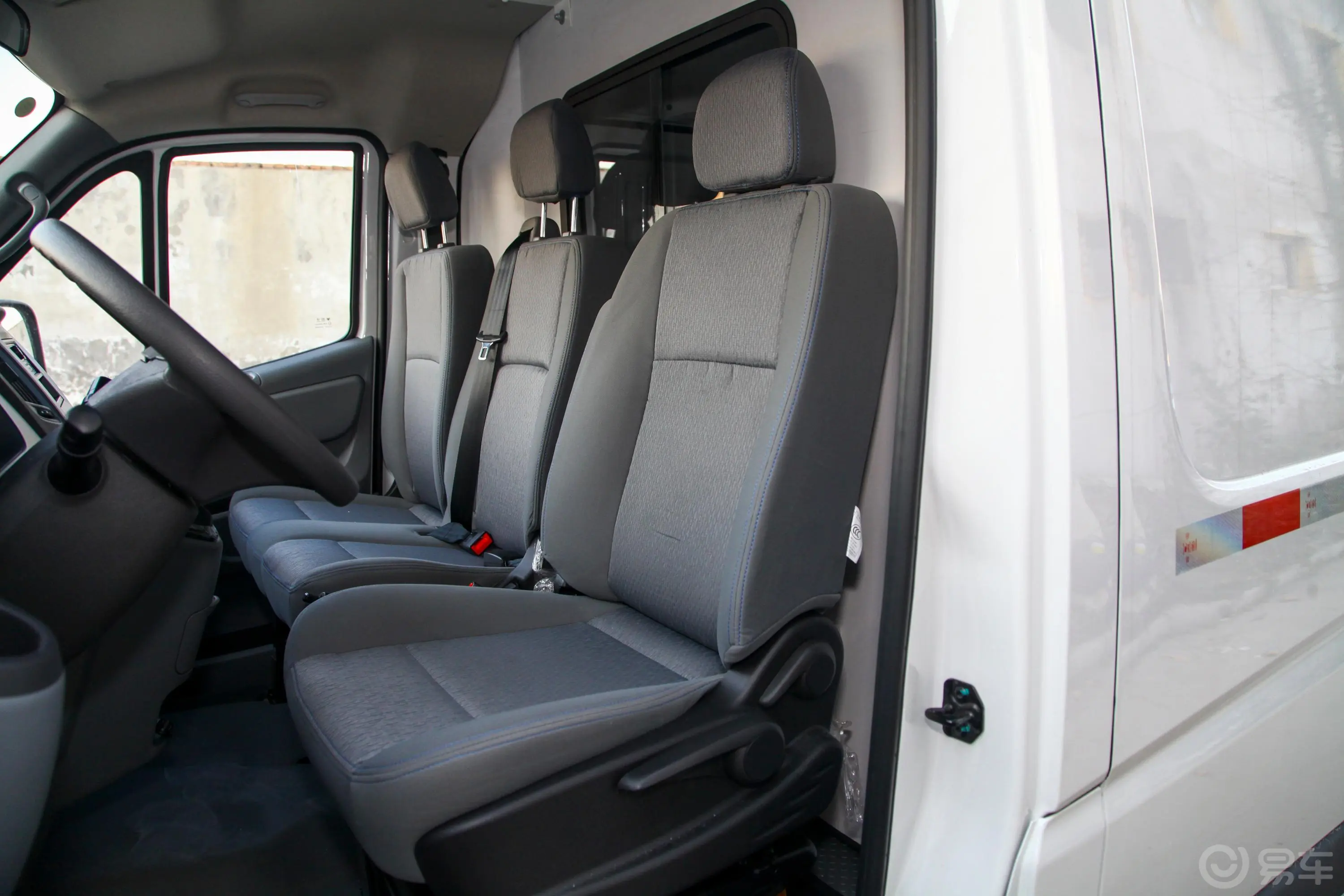 图雅诺E5 2.8T 手动 两驱 厢货版驾驶员座椅