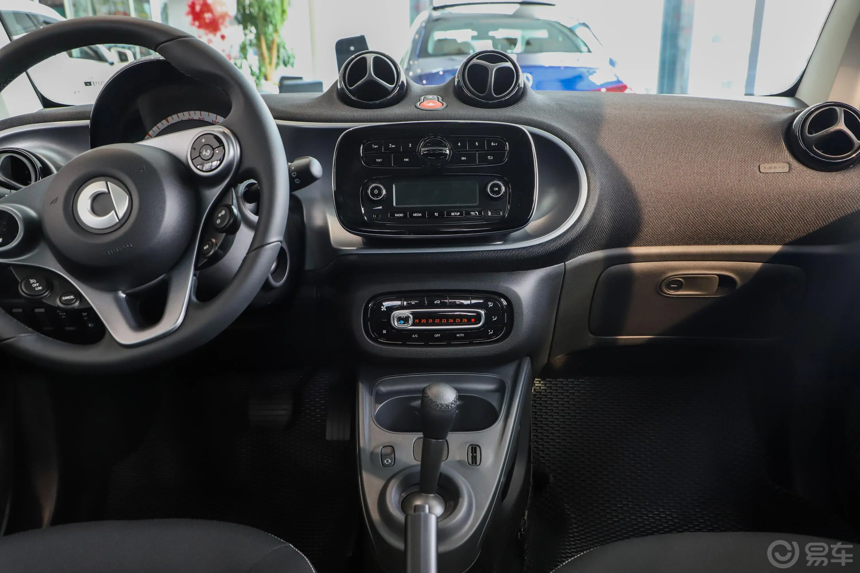 smart fortwo0.9T 66千瓦硬顶风擎版 国VI内饰