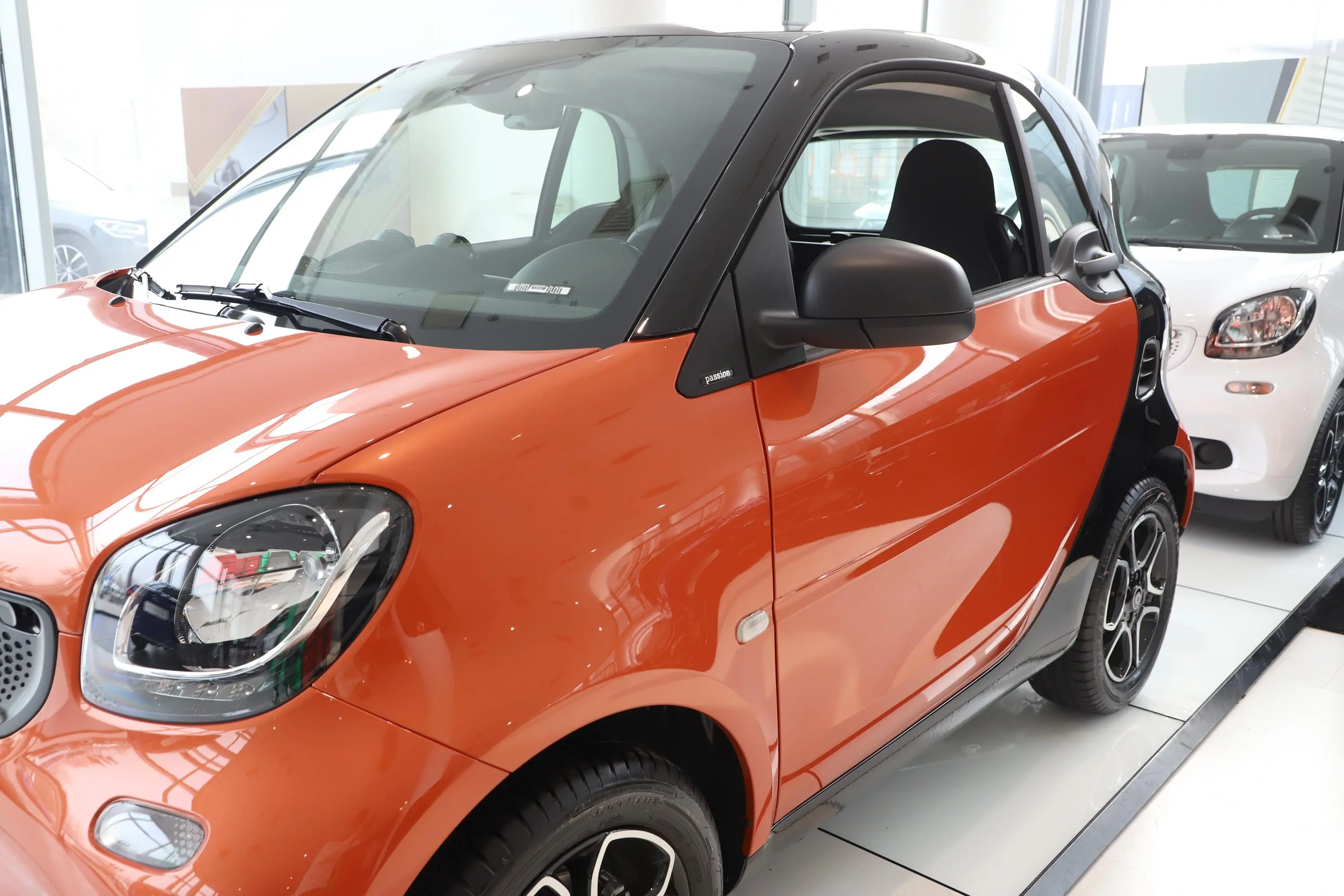 smart fortwo0.9T 66千瓦硬顶风擎版 国VI外观