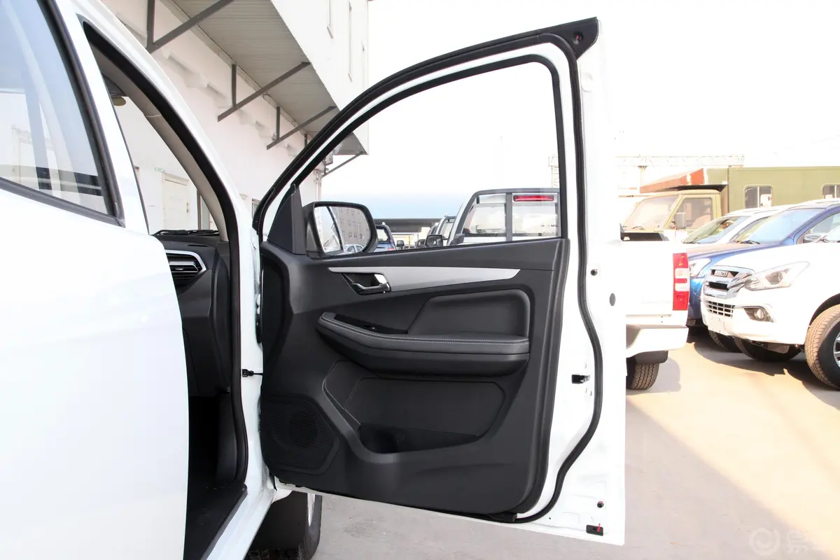 瑞迈S标轴版 2.4T 手动 两驱 领航版 汽油 国VI副驾驶员车门