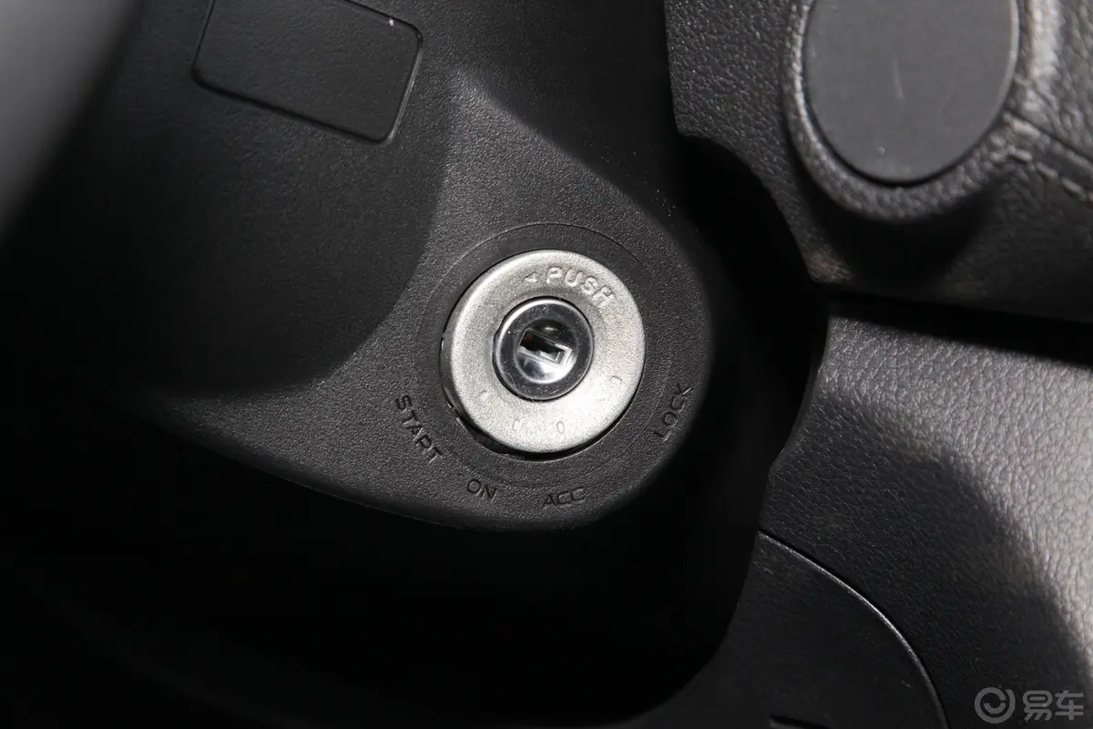 瑞迈S标轴版 2.4T 手动 两驱 领航版 汽油 国VI钥匙孔或一键启动按键