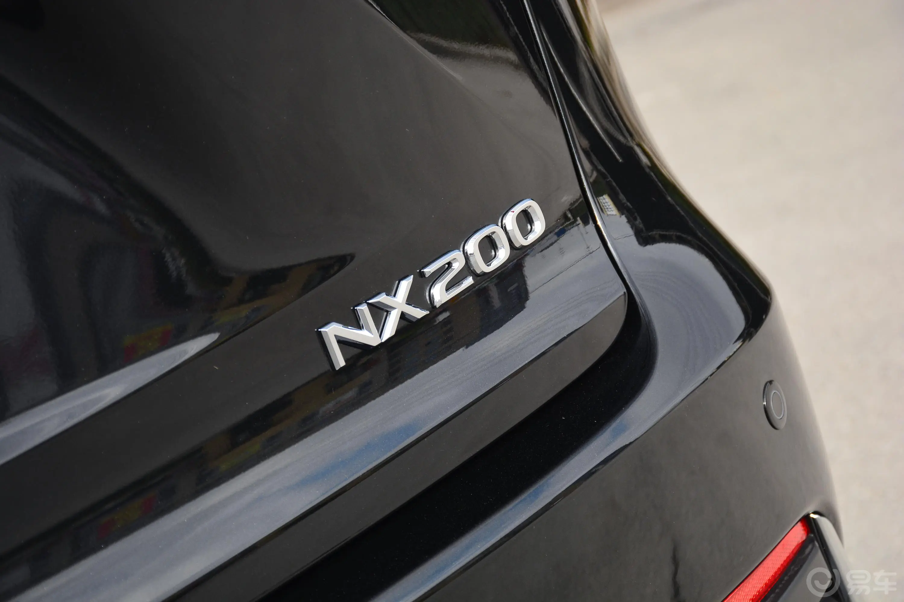 雷克萨斯NX200 两驱 锋行版 国VI外观