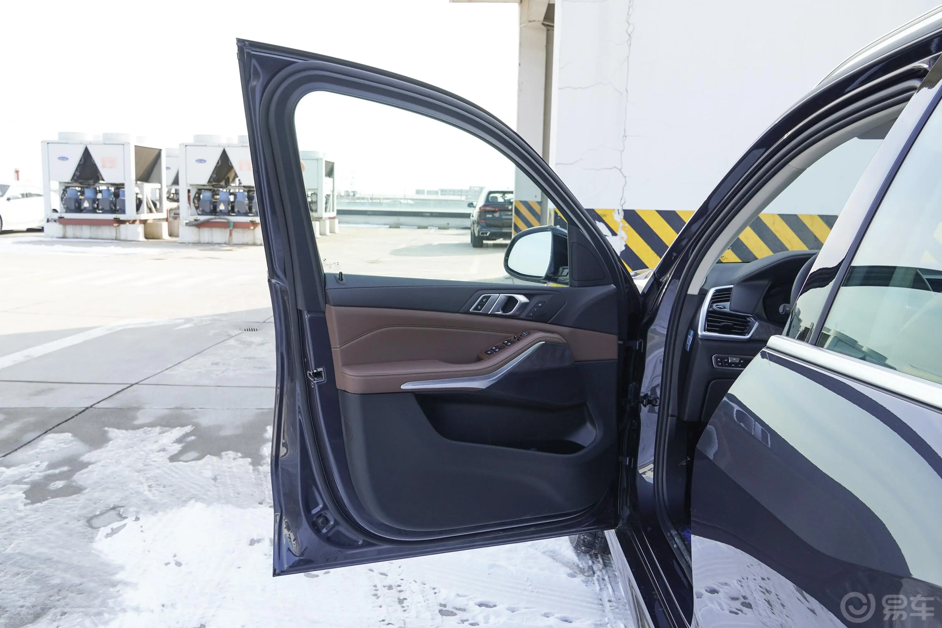 宝马X5(进口)xDrive30i M运动套装驾驶员侧前车门