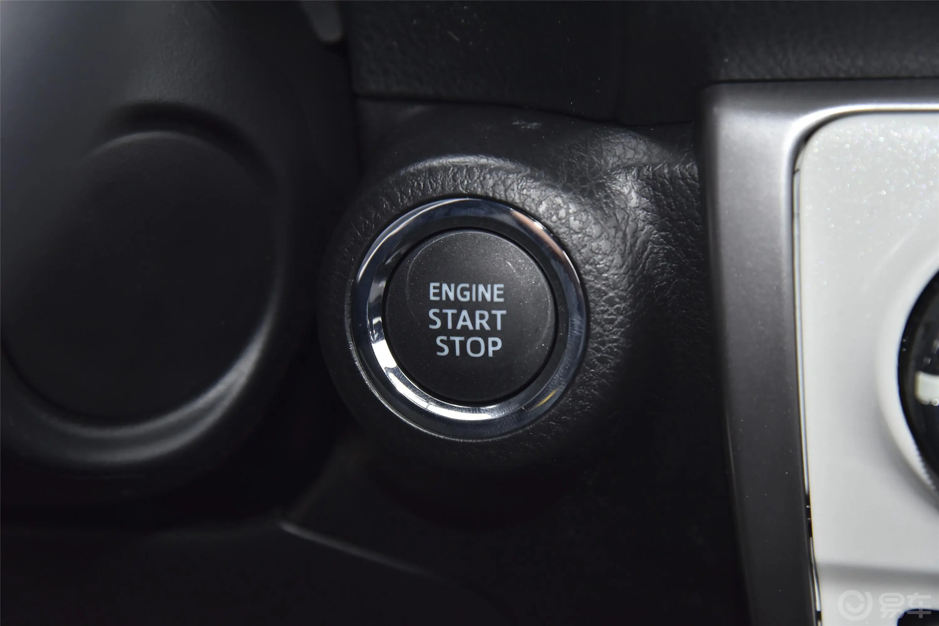 威驰1.5L CVT 畅行版钥匙孔或一键启动按键