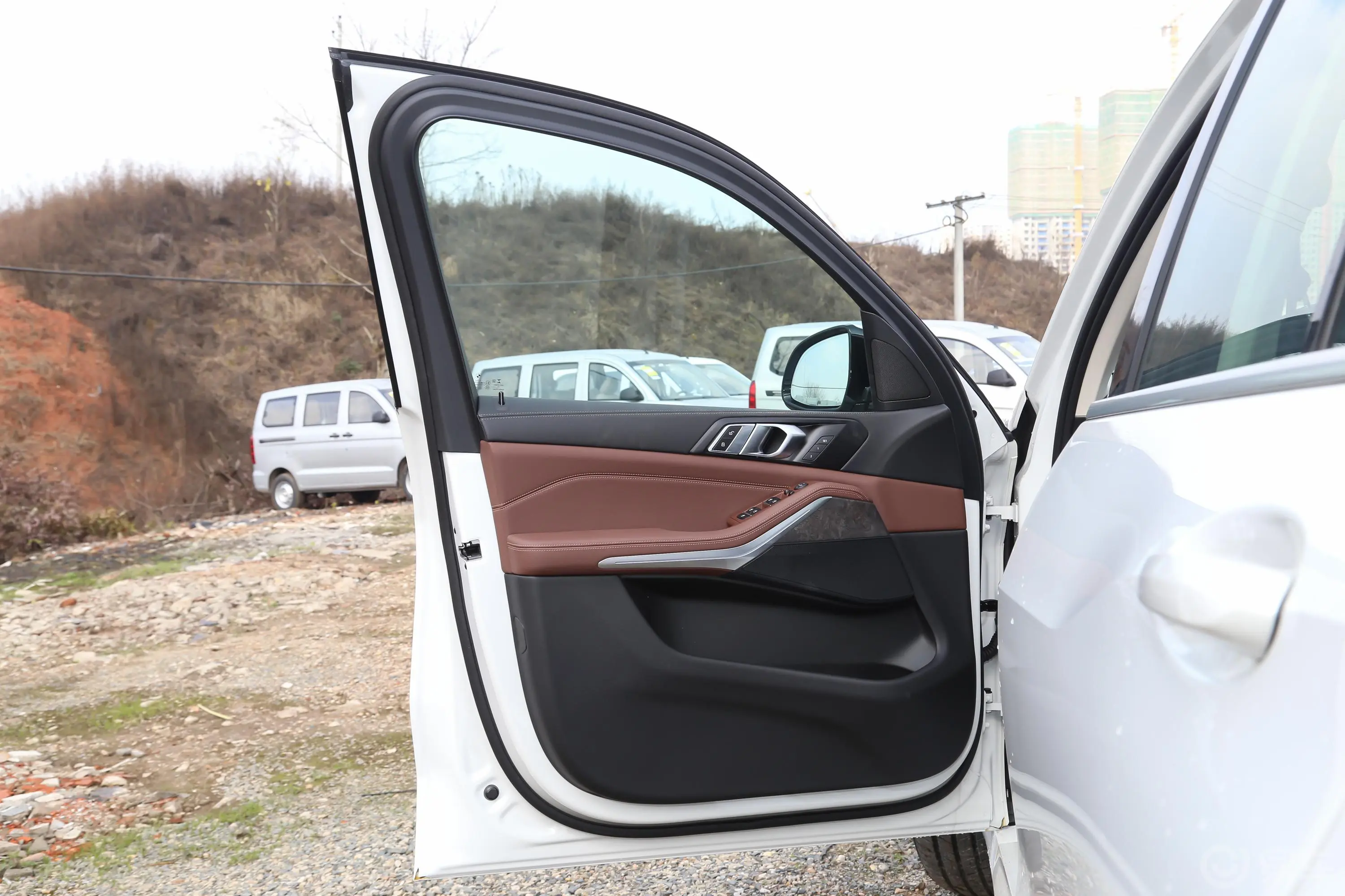 宝马X5(进口)xDrive40i M运动套装驾驶员侧前车门