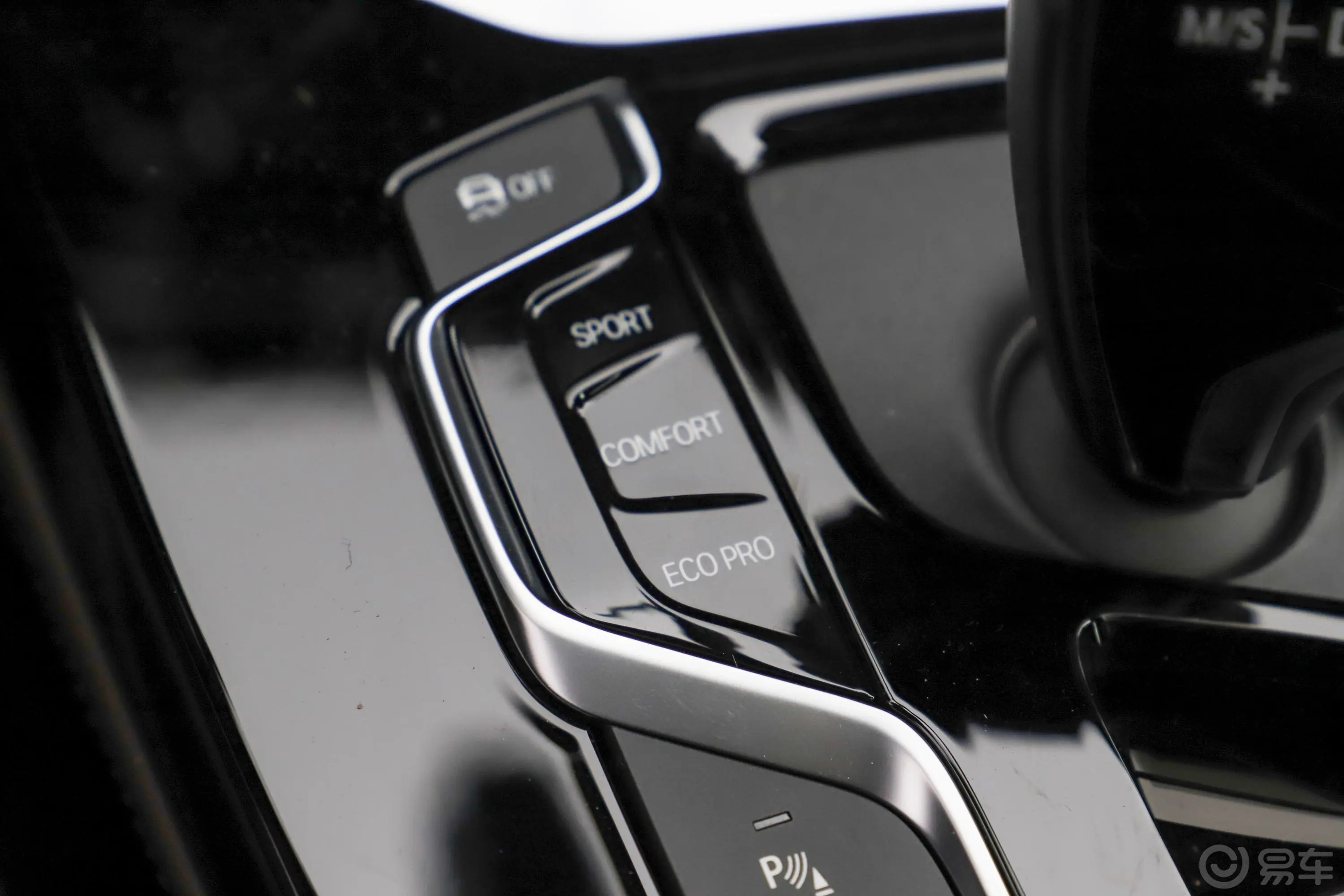 宝马X4xDrive25i M运动套装内饰