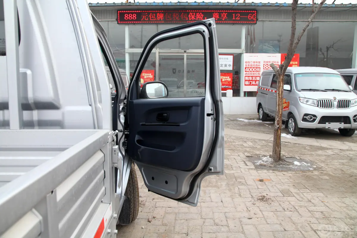 金杯T31.5L 手动单排舒适版 独立货箱副驾驶员车门