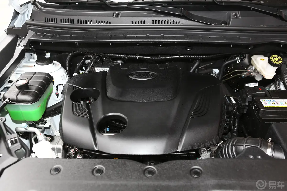 SWM斯威X72.0L 手动 舒适版 7座发动机特写