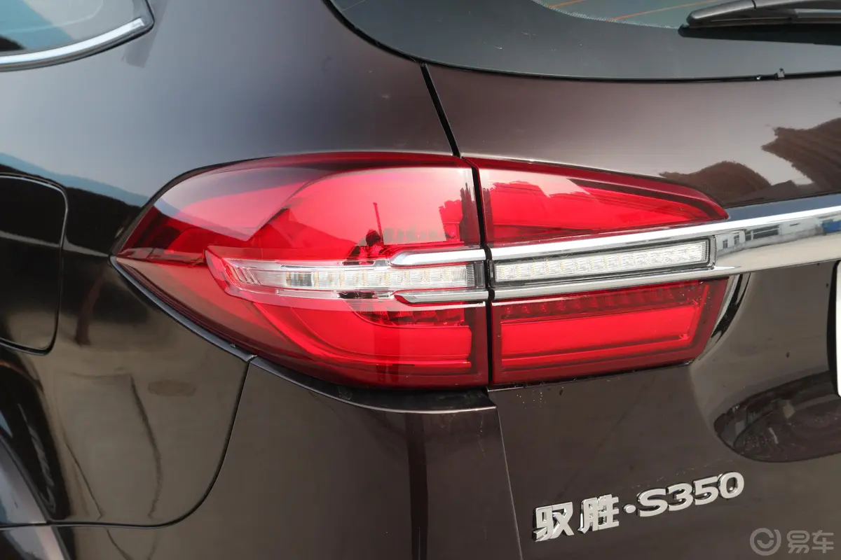 驭胜S3502.0T 手动 四驱 舒适版 5座 汽油 国VI尾灯侧45度俯拍