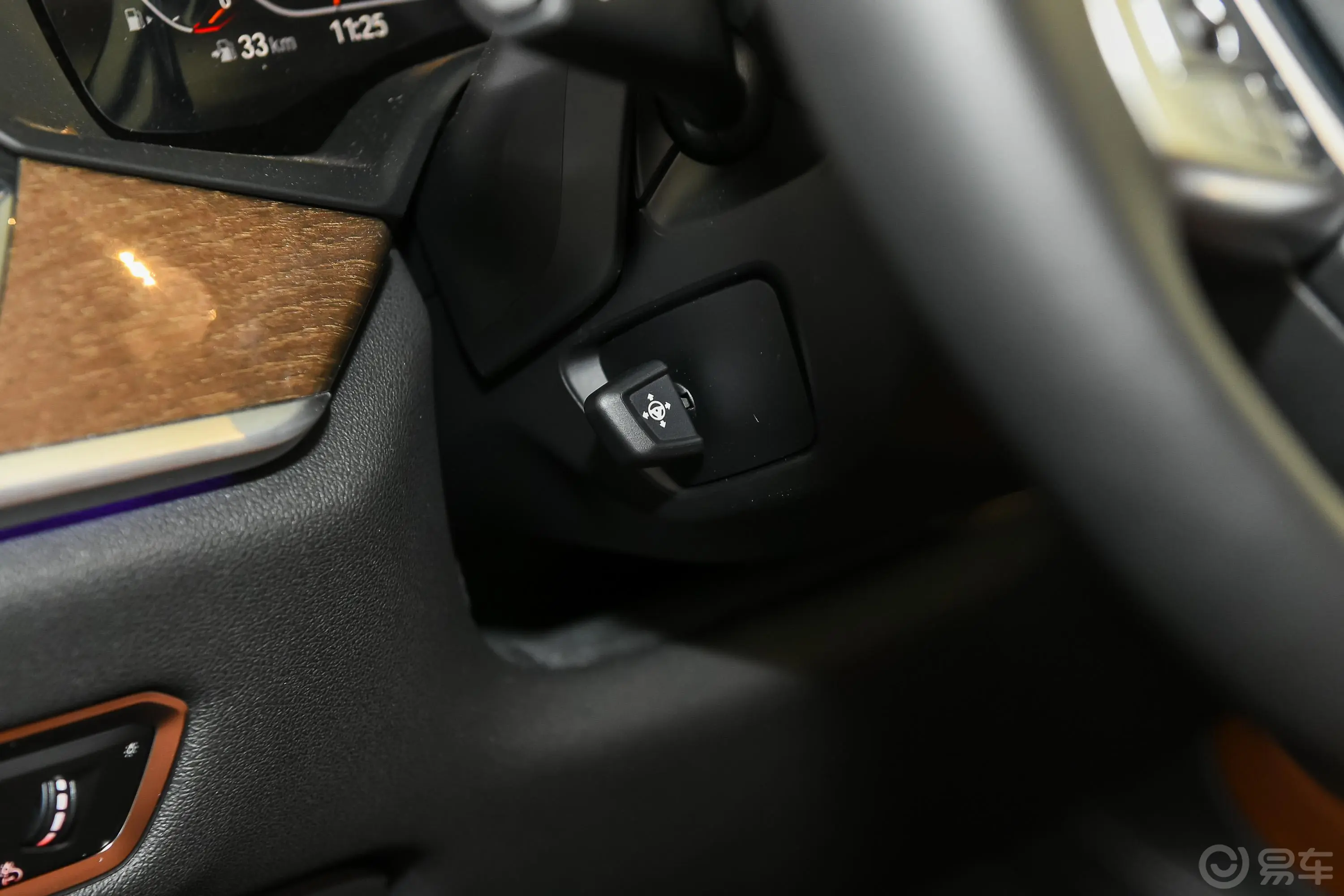 宝马X7xDrive40i 个性化定制限量版 豪华套装方向盘调节