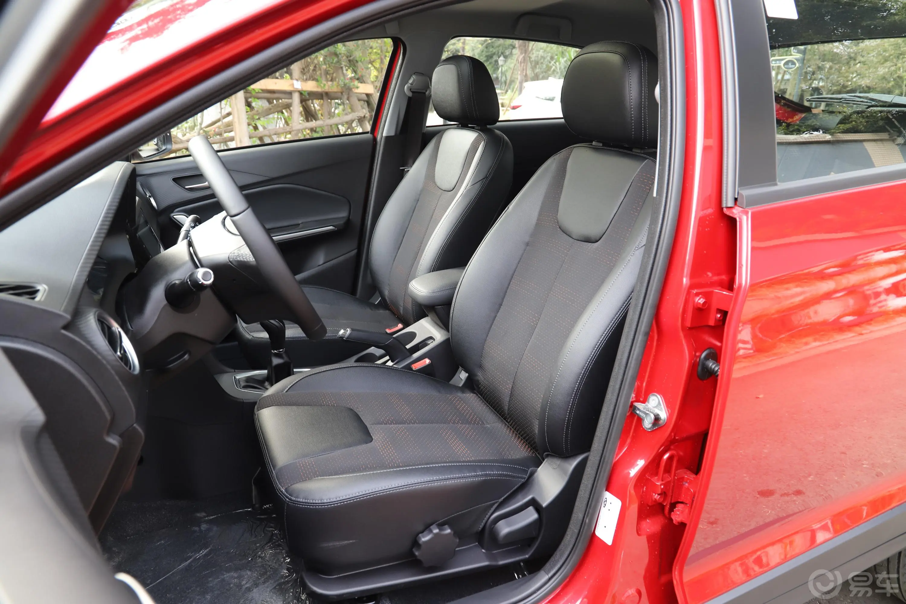 瑞虎3x质享版 1.5L 手动 尊贵型驾驶员座椅