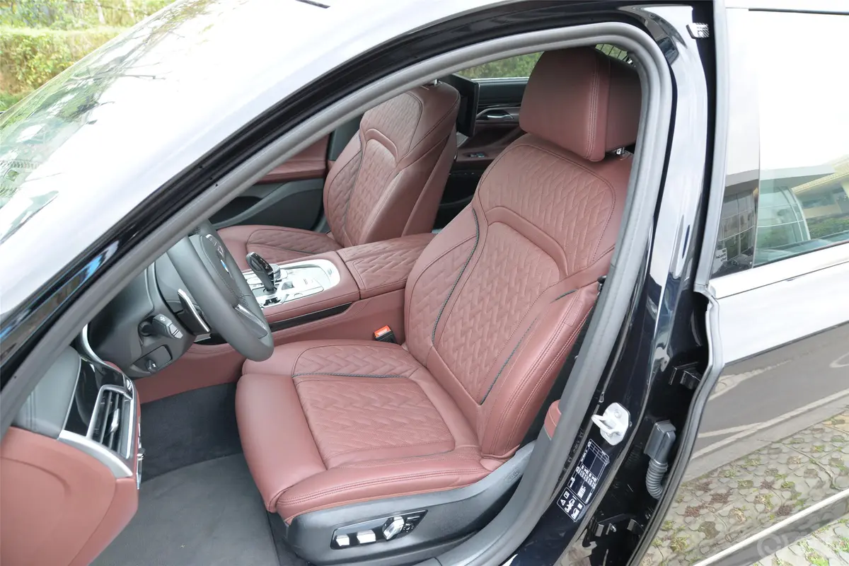 宝马7系改款 740Li xDrive 行政型 M运动套装驾驶员座椅
