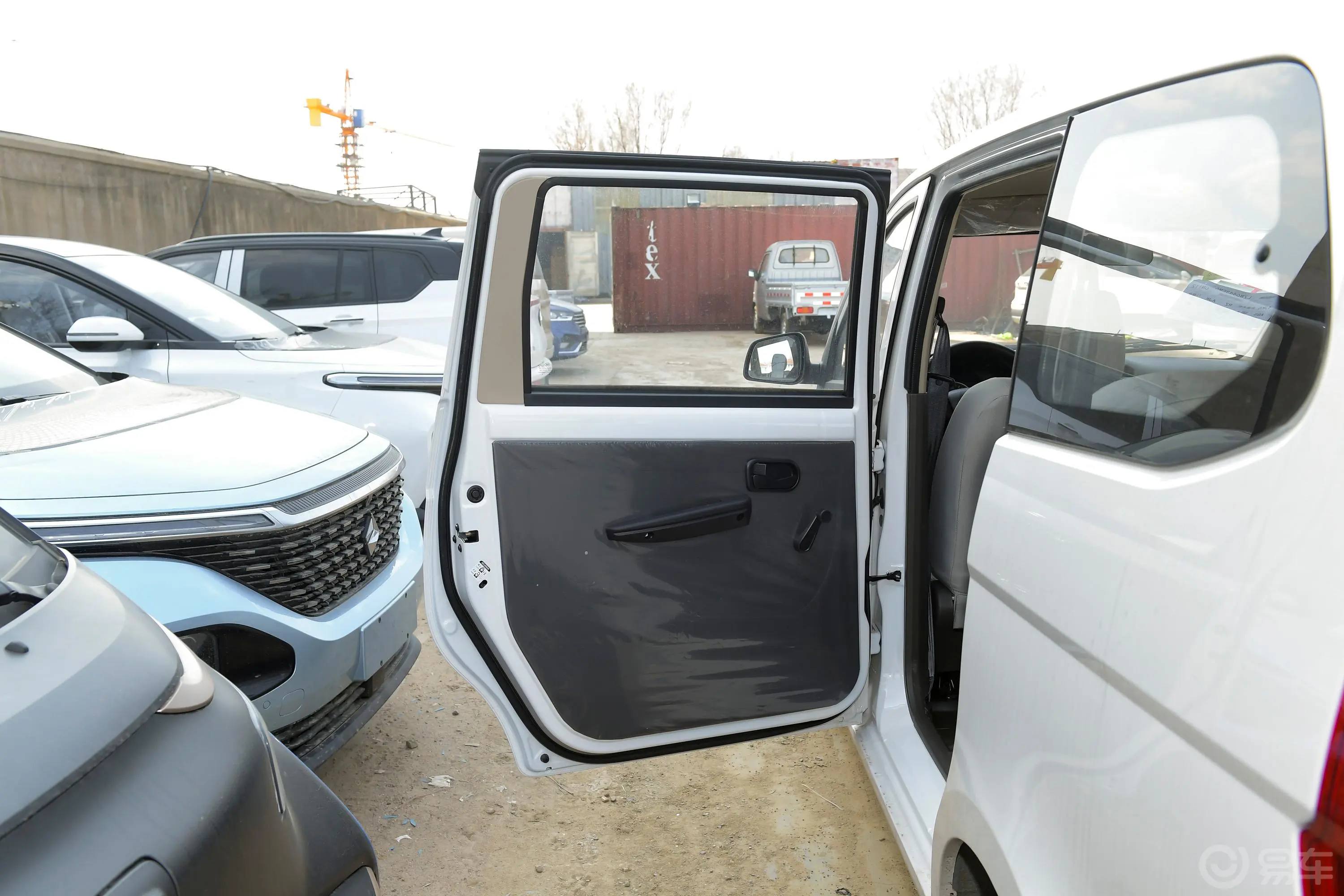 五菱宏光S经典版 1.2L 手动 基本型 国VI驾驶员侧后车门