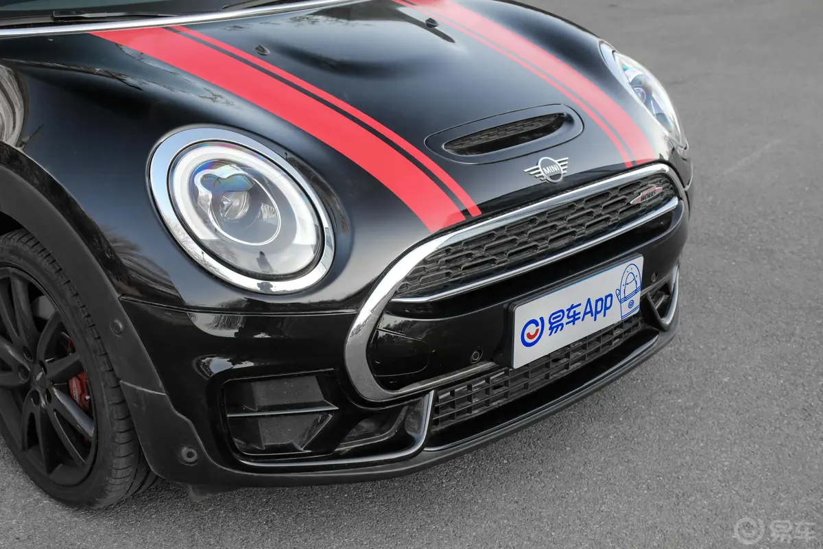 MINI JCW CLUBMAN2.0T ALL-IN前格栅侧俯拍