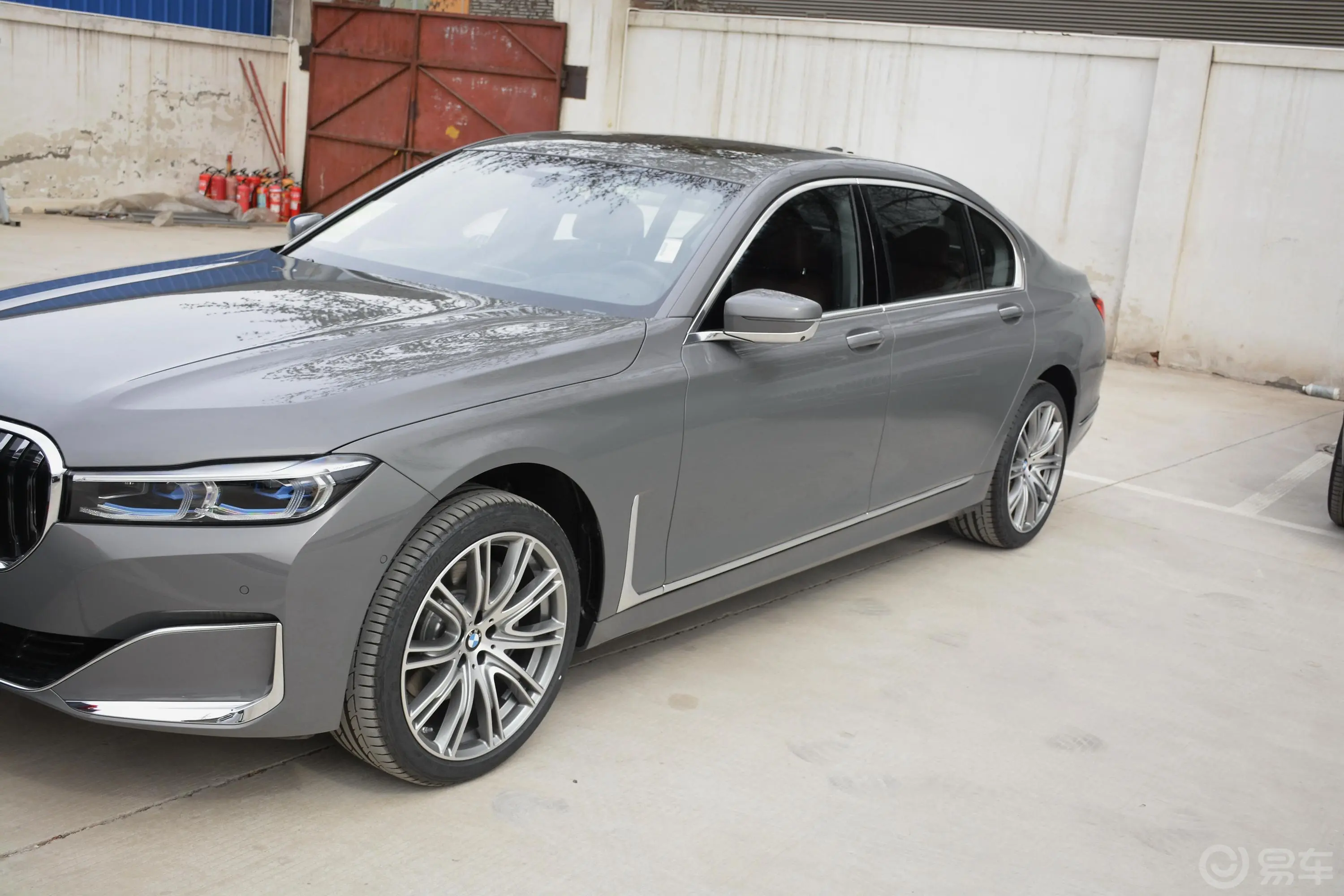 宝马7系改款 740Li xDrive 行政型 豪华套装外观