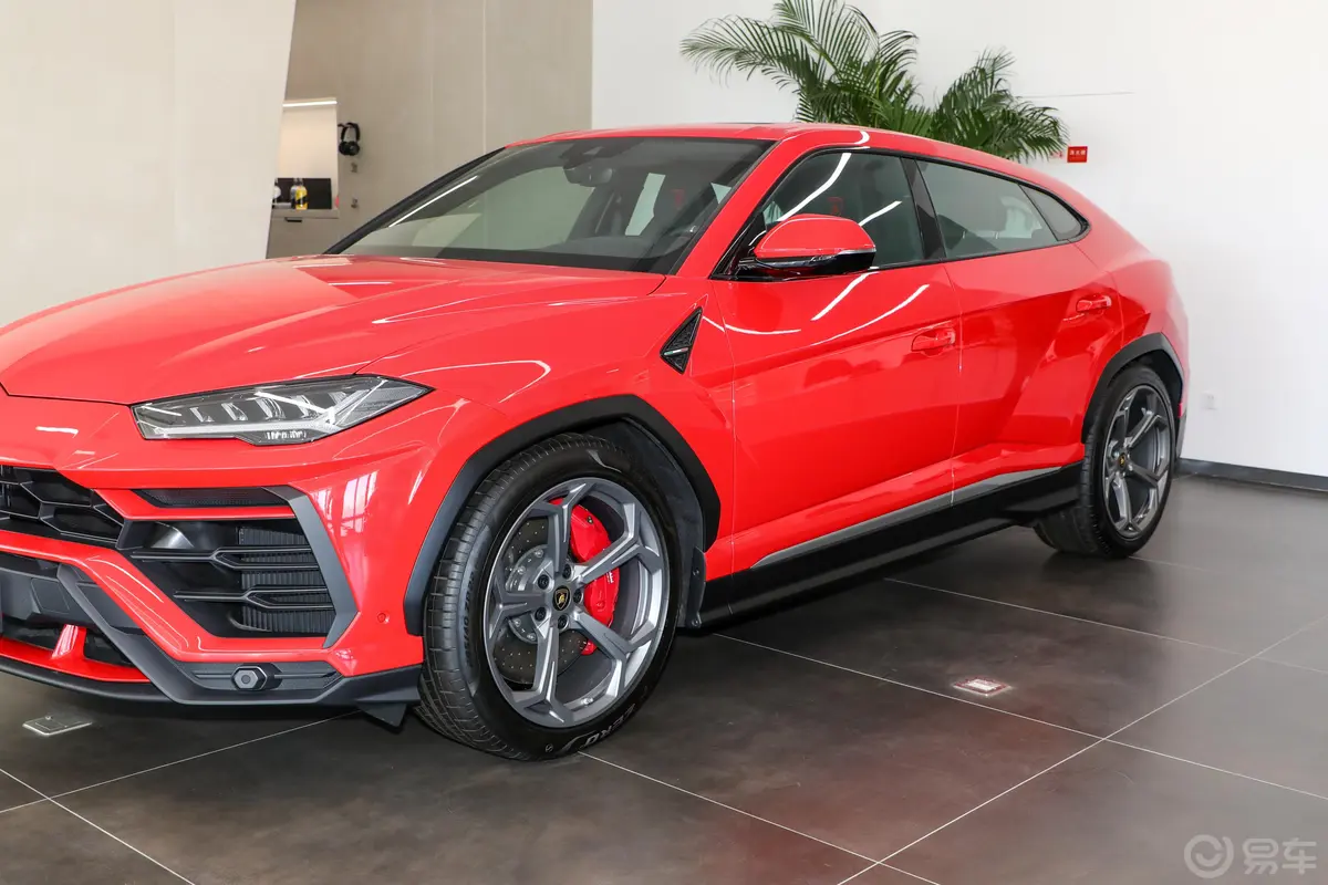 Urus4.0T V8外观