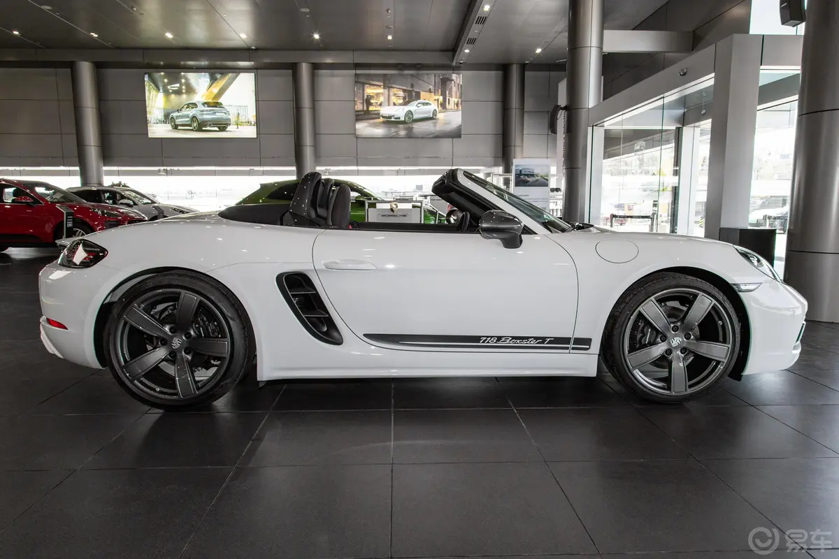 保时捷718Boxster T 2.0T外观