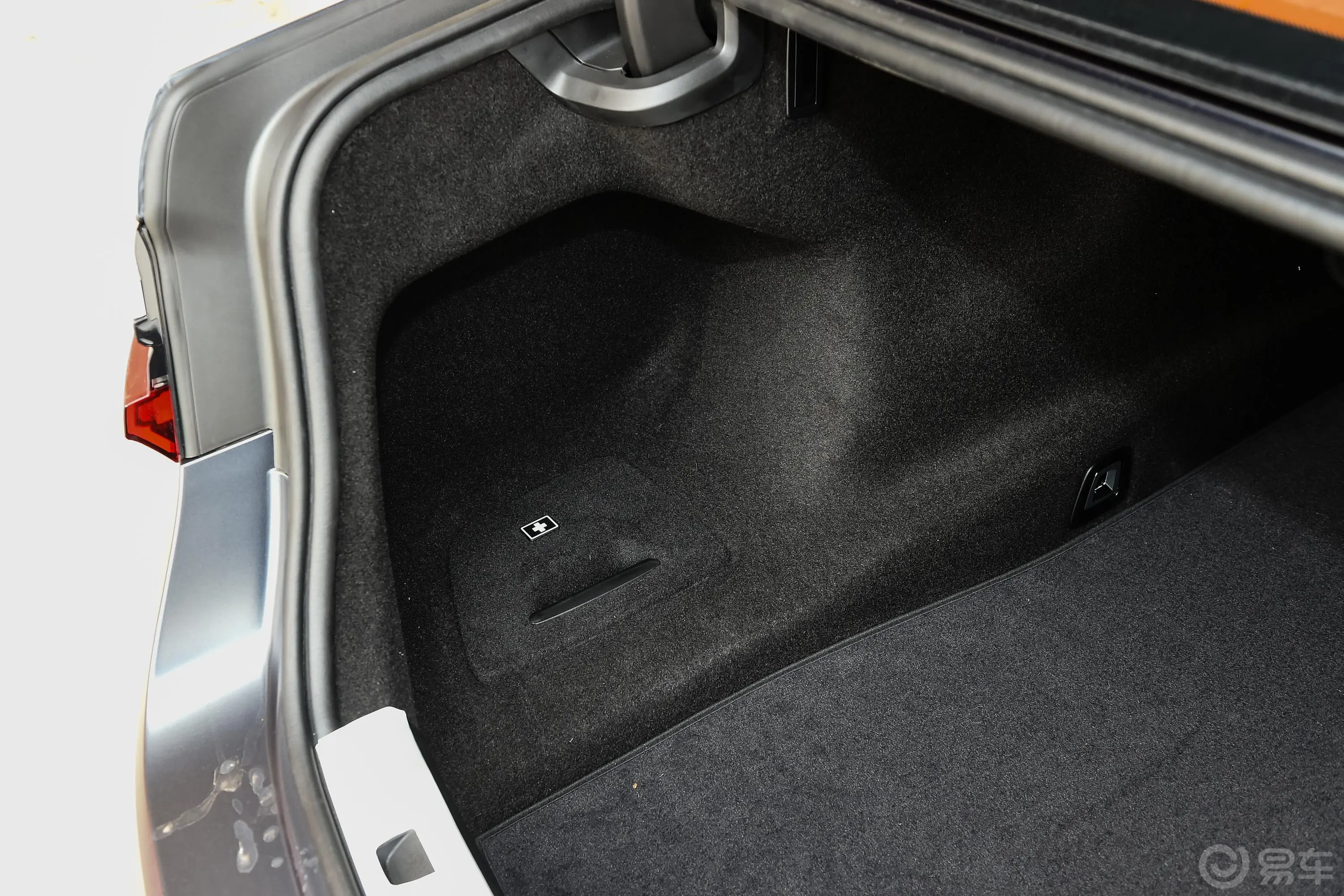 宝马7系改款 750Li xDrive V8 M运动套装空间