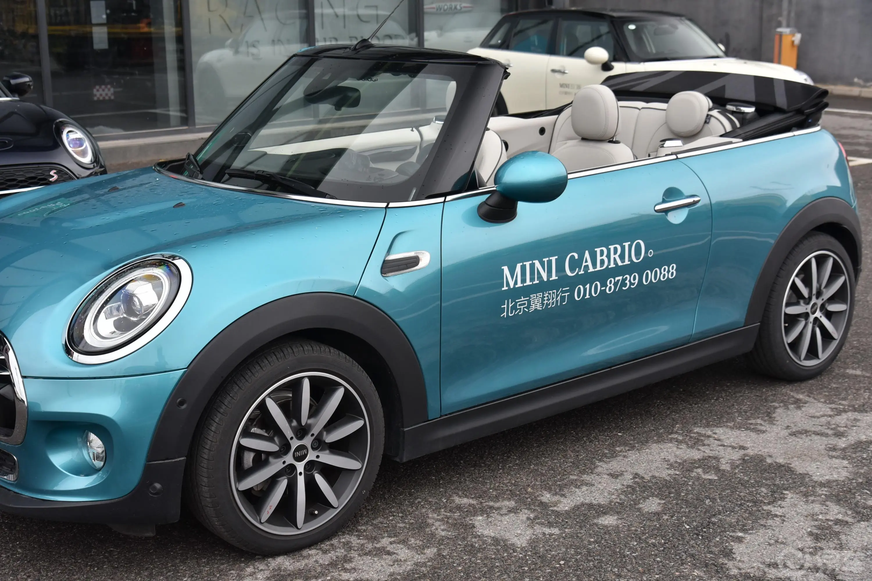 MINI CABRIO1.5T COOPER CABRIO 好色版外观