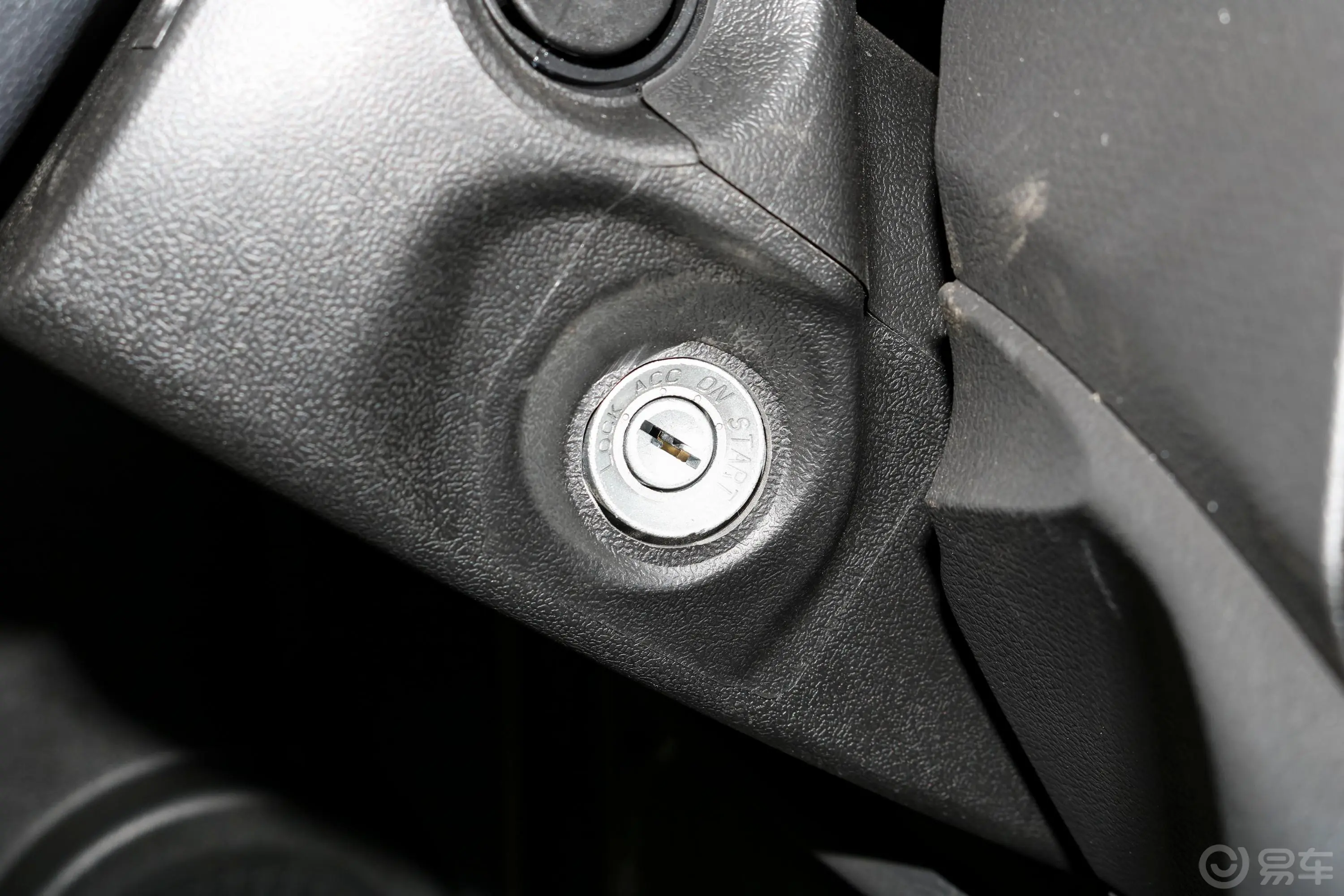 跨越王X1载货汽车N1 1.2L 单排单后轮 标准版 SC1031XND61 汽油 国VI钥匙孔或一键启动按键