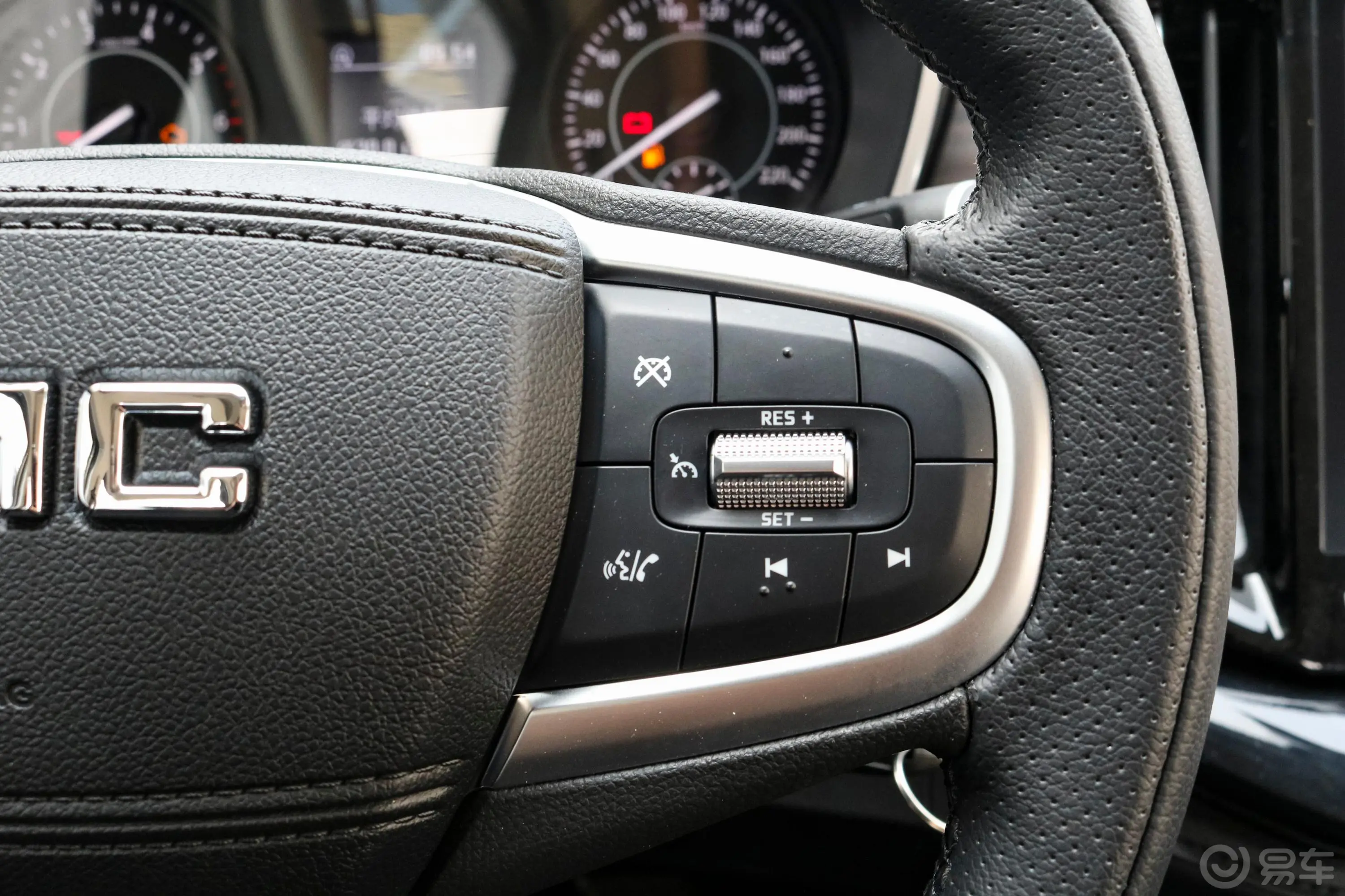 域虎92.0T 手动 两驱 舒享型 汽油右侧方向盘功能按键