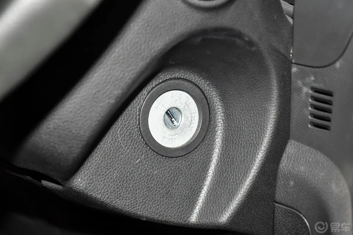 东南DX31.5L 手动 尊贵版 国V钥匙孔或一键启动按键