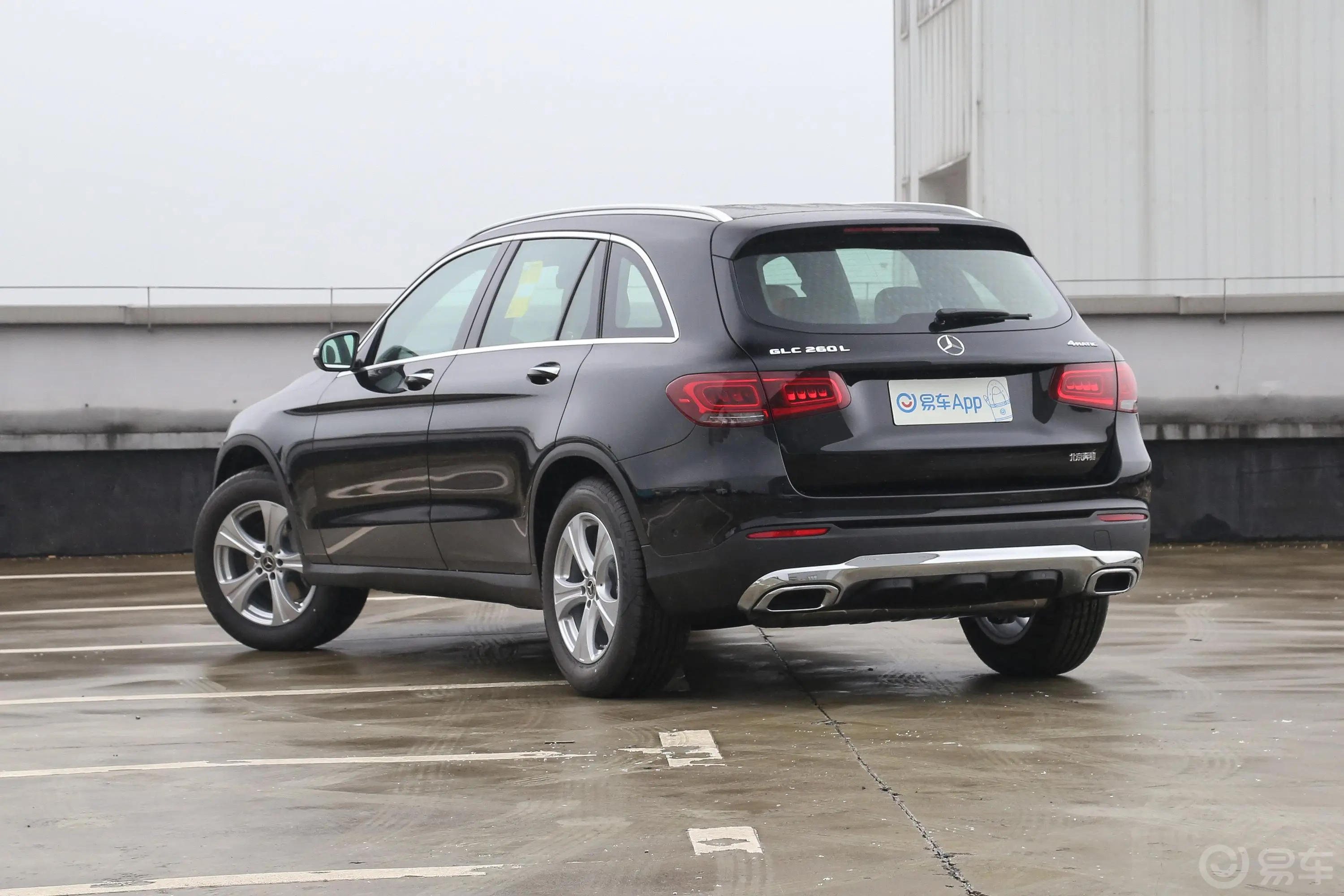 奔驰GLC改款 GLC 260 L 4MATIC 动感型侧后45度车头向左水平