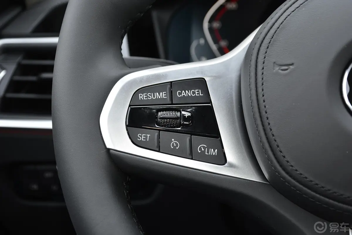 宝马3系改款 325Li xDrive M运动套装左侧方向盘功能按键