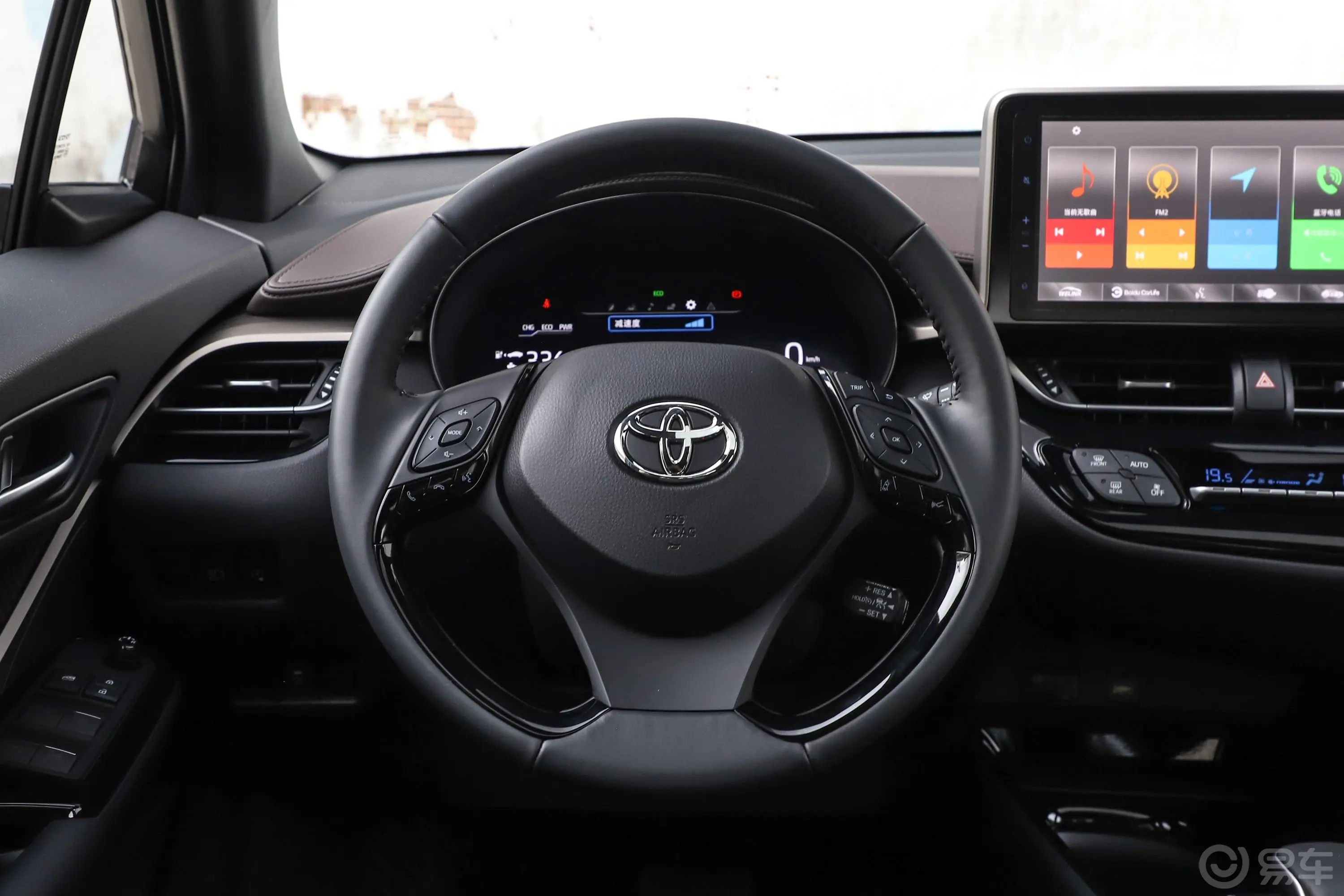 丰田C-HR EV尊贵天窗版方向盘