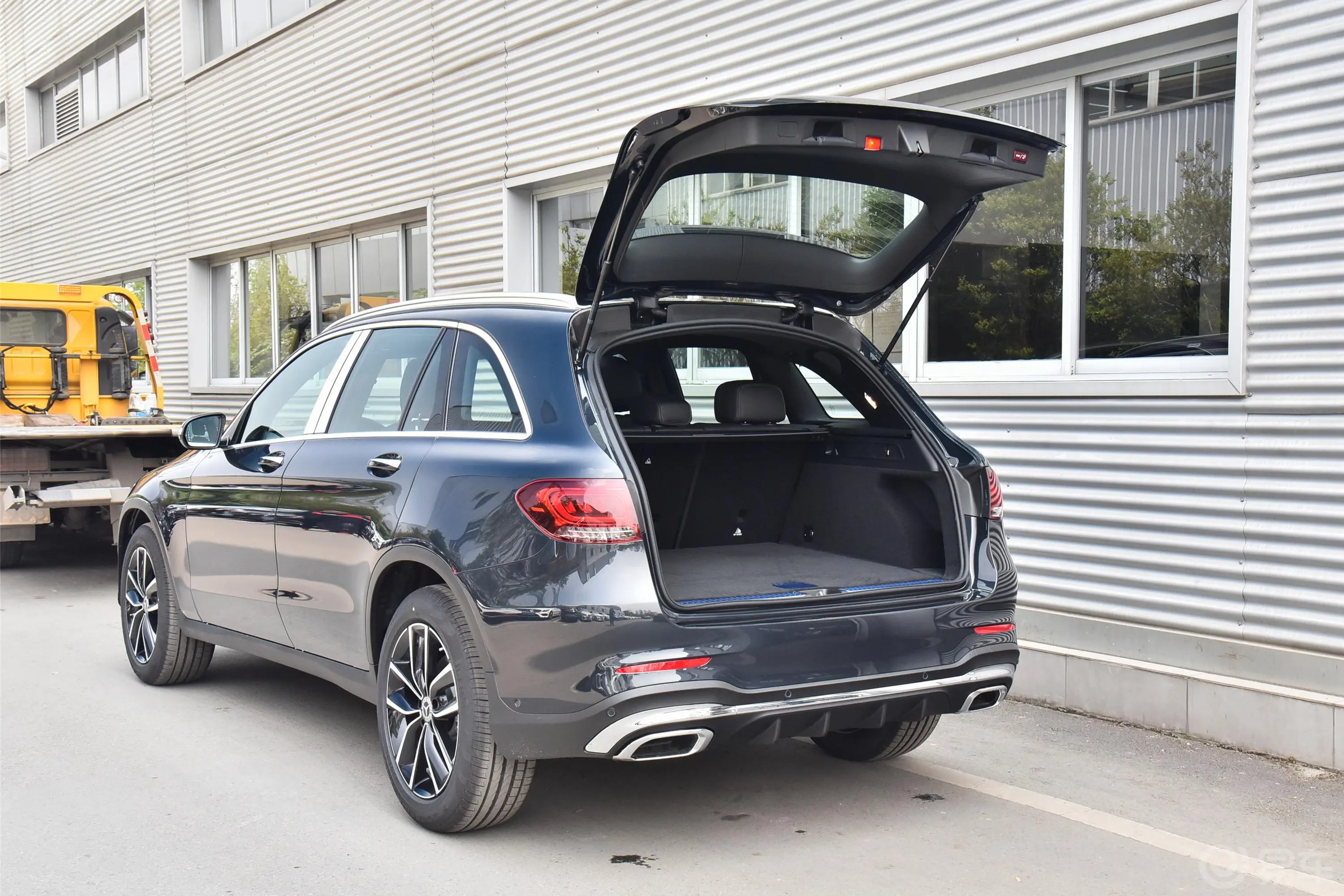 奔驰GLC改款 GLC 260 L 4MATIC 豪华型空间