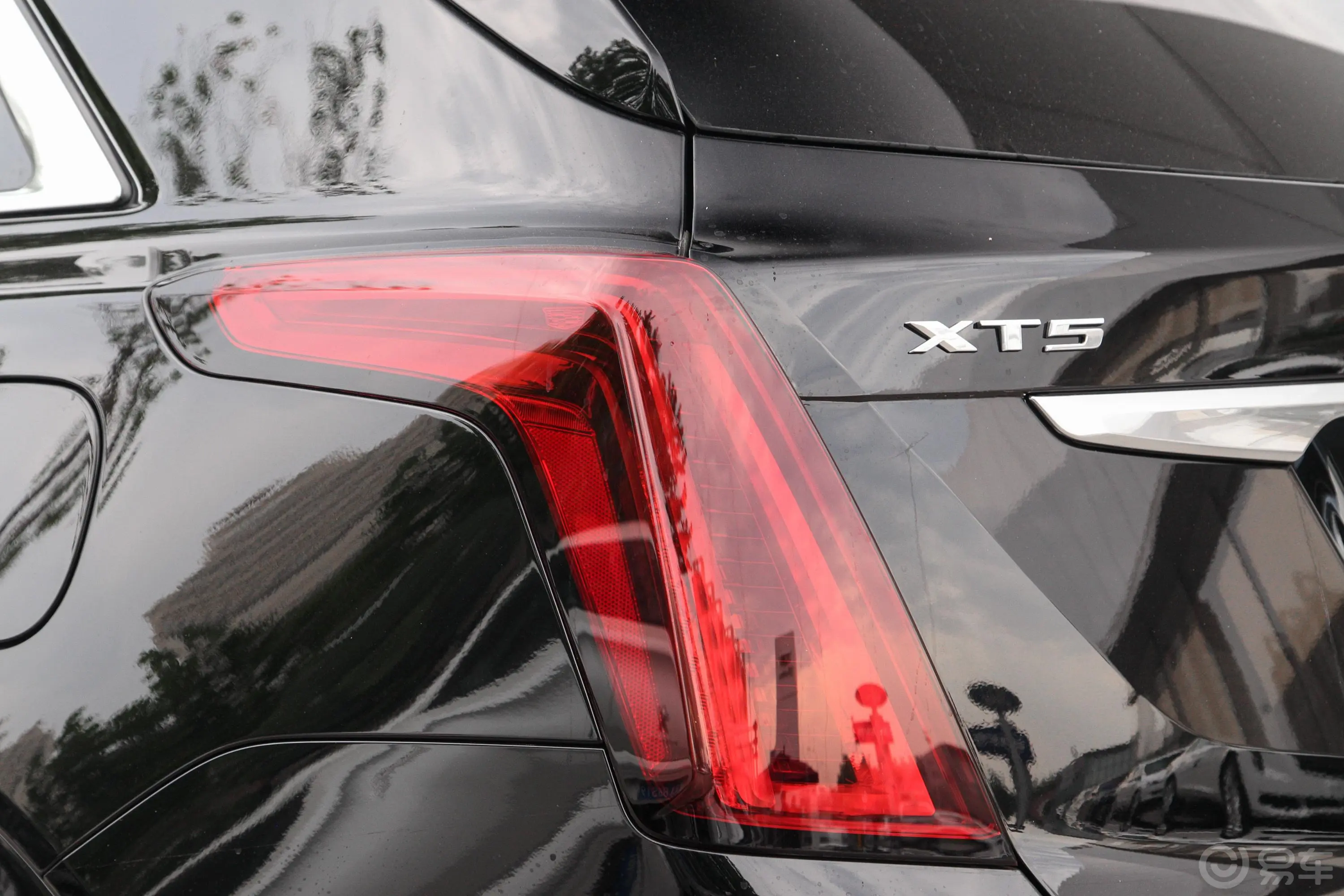 凯迪拉克XT5改款 28T 四驱 技术型外观