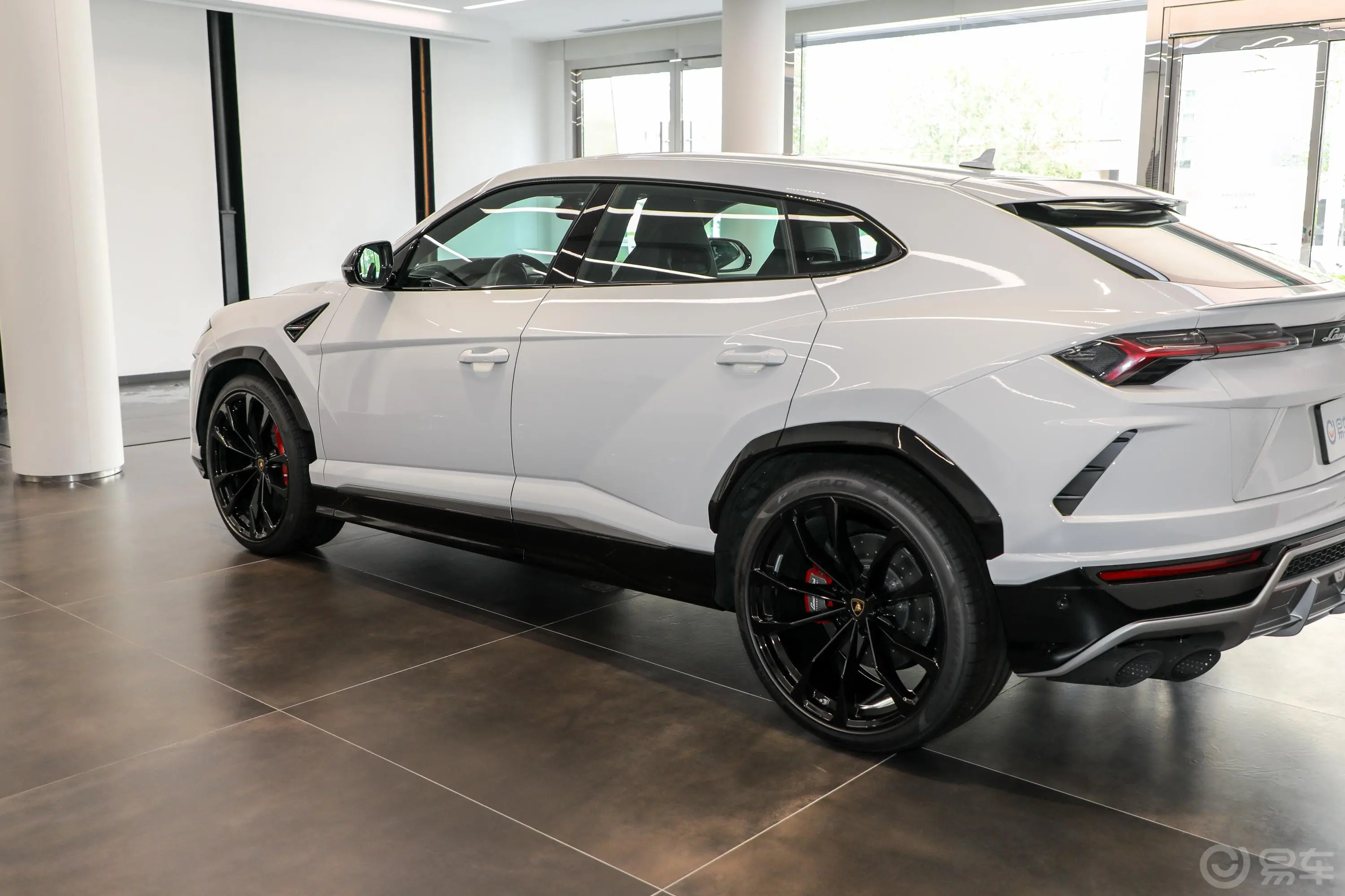 Urus4.0T V8外观