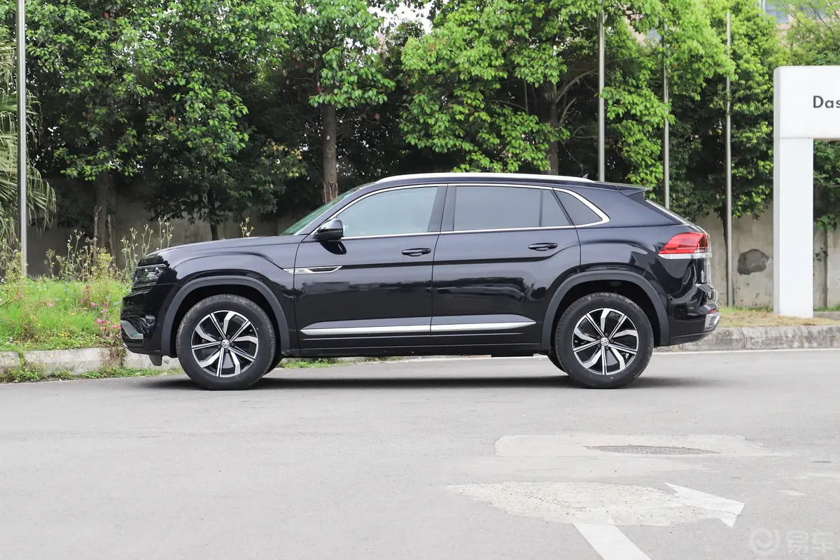 途昂途昂X 330TSI 两驱 豪华版正侧车头向左水平