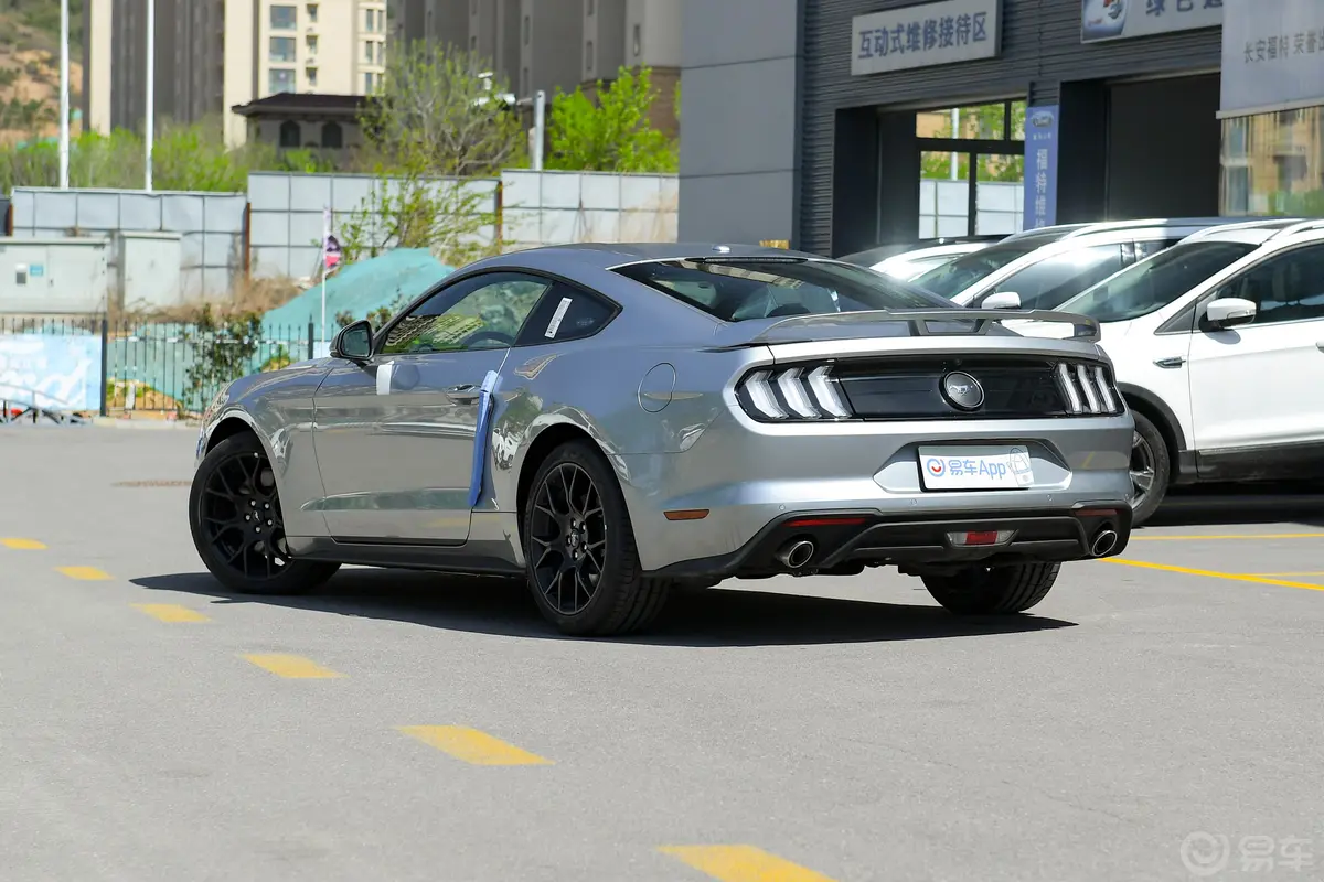 Mustang2.3L EcoBoost 驰影性能进阶版侧后45度车头向左水平