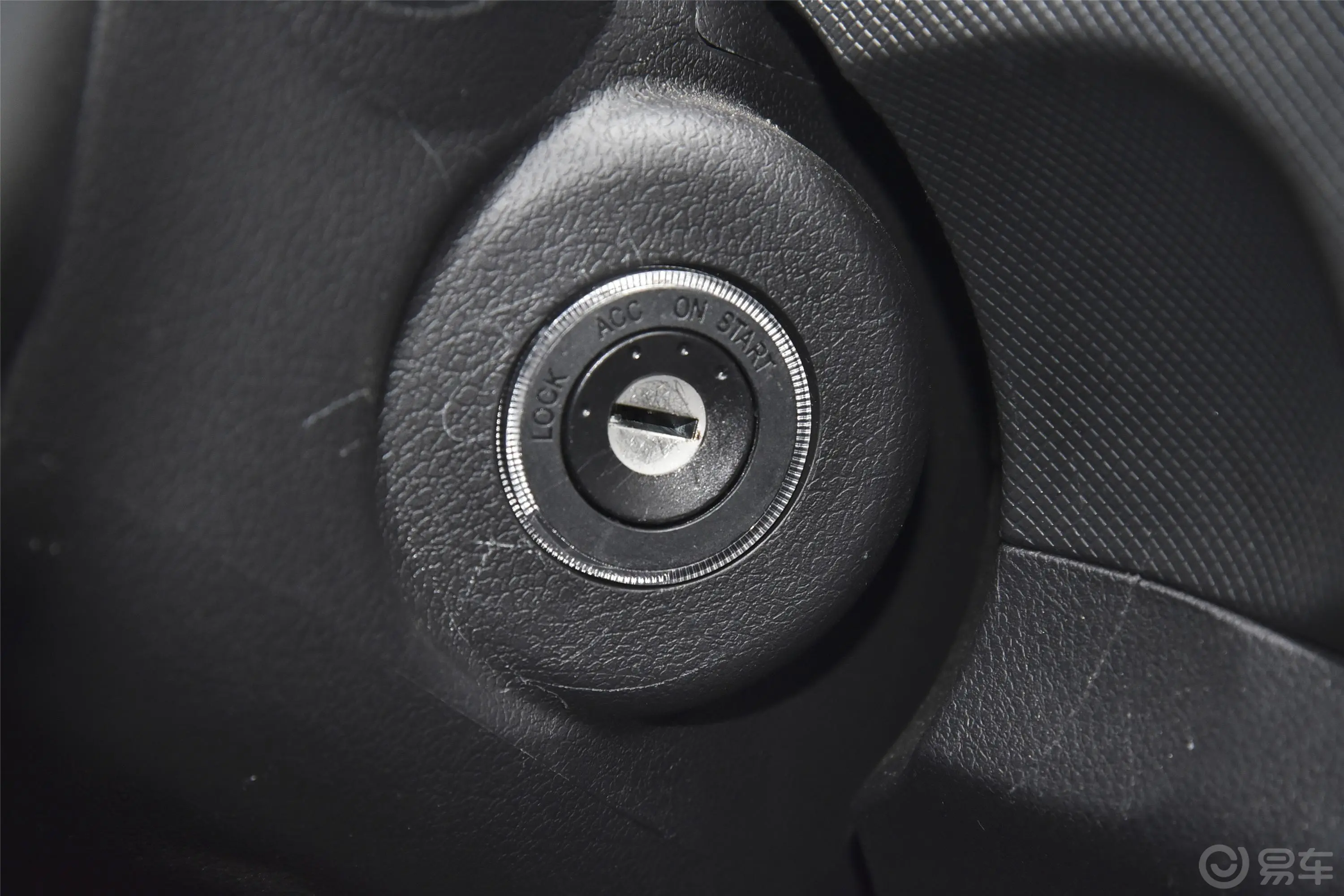 拓陆者E370周年 2.8T 手动 四驱 长箱高底盘 舒适版 柴油钥匙孔或一键启动按键