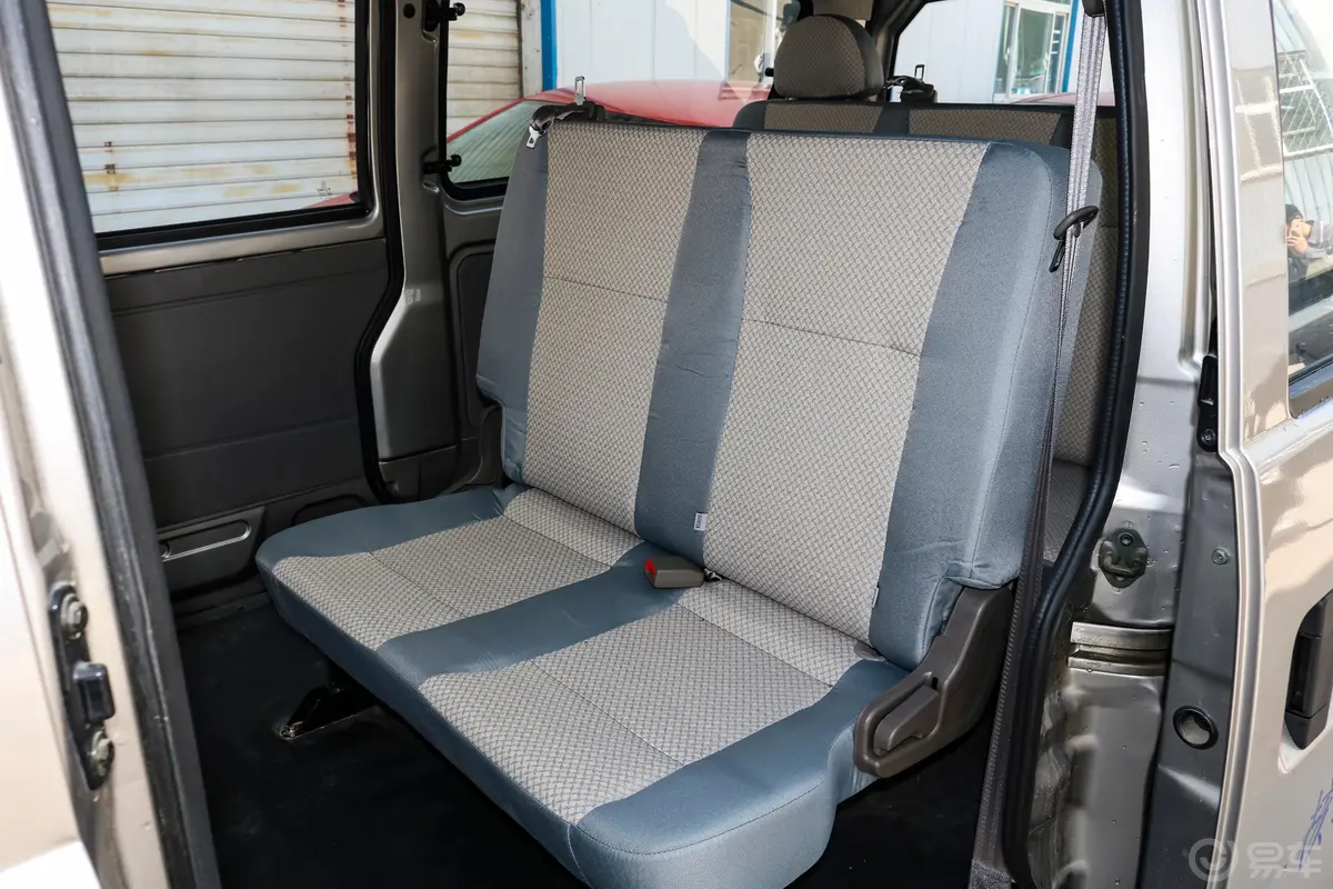 长安V3多用途乘用车M1 1.2L 标准版(4.04米长)SC6400LQ62 汽油 7座 国VI后排座椅