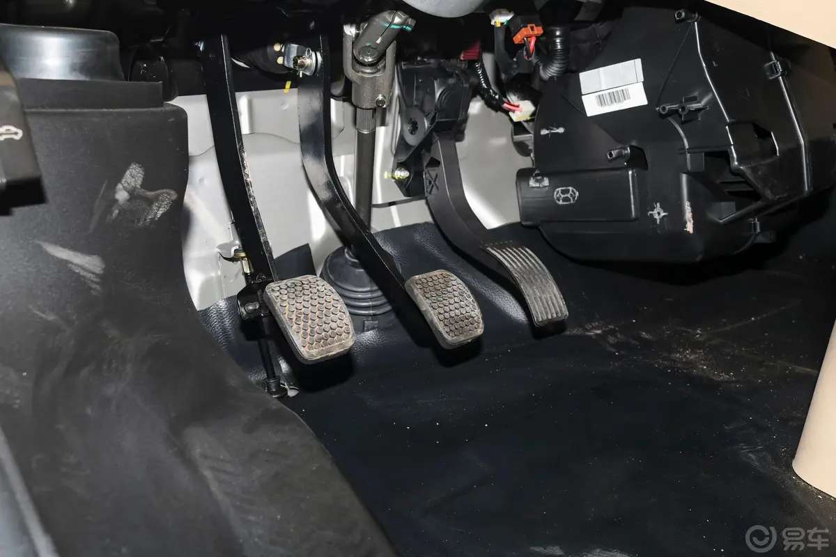 新豹T3载货汽车N1 1.2L 双排单后轮 舒适版 SC1031TMS62 汽油 国VI脚踏板
