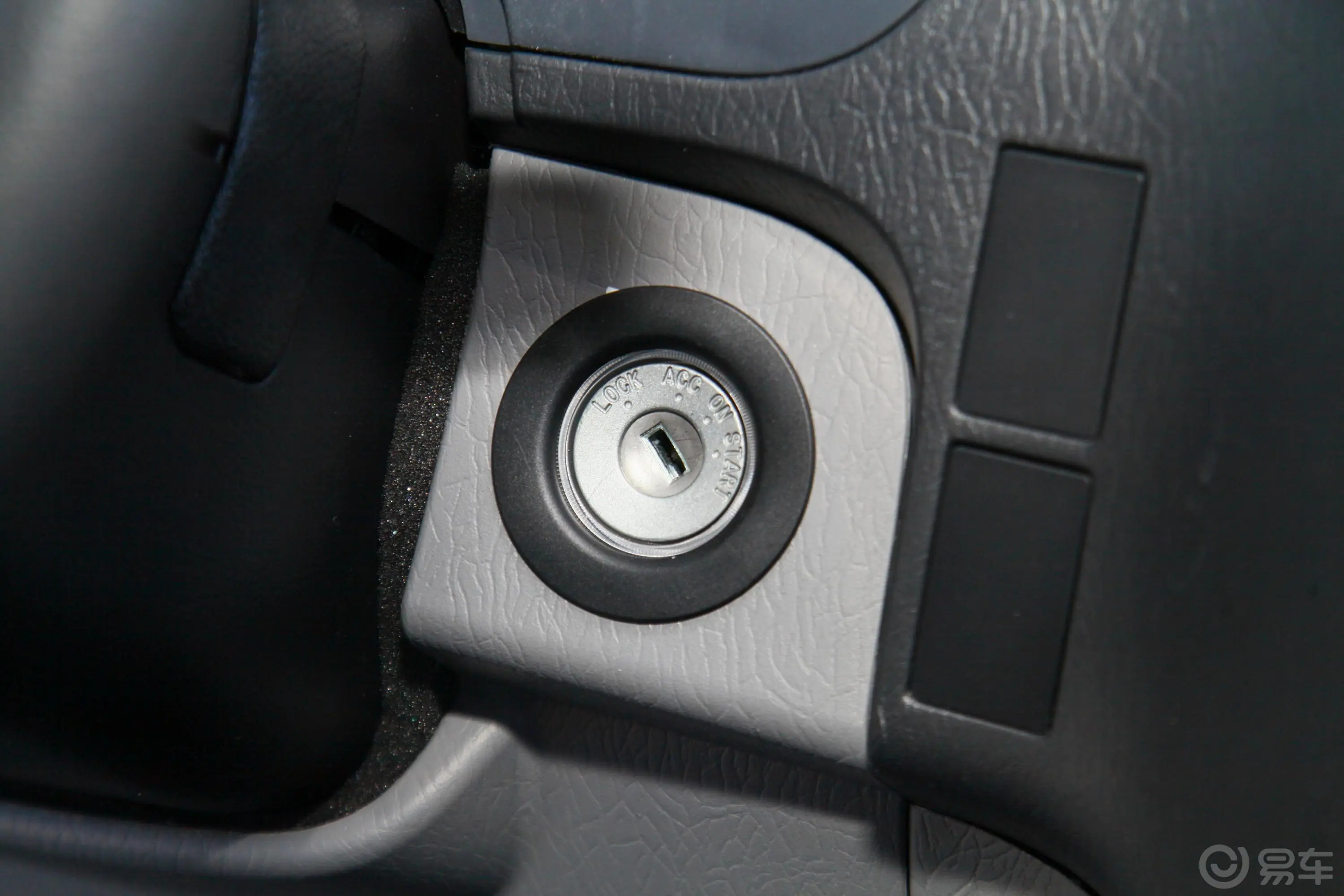 风景G5多用途乘用车 2.0L 手动 长轴平顶 商运版 6座 国VI钥匙孔或一键启动按键